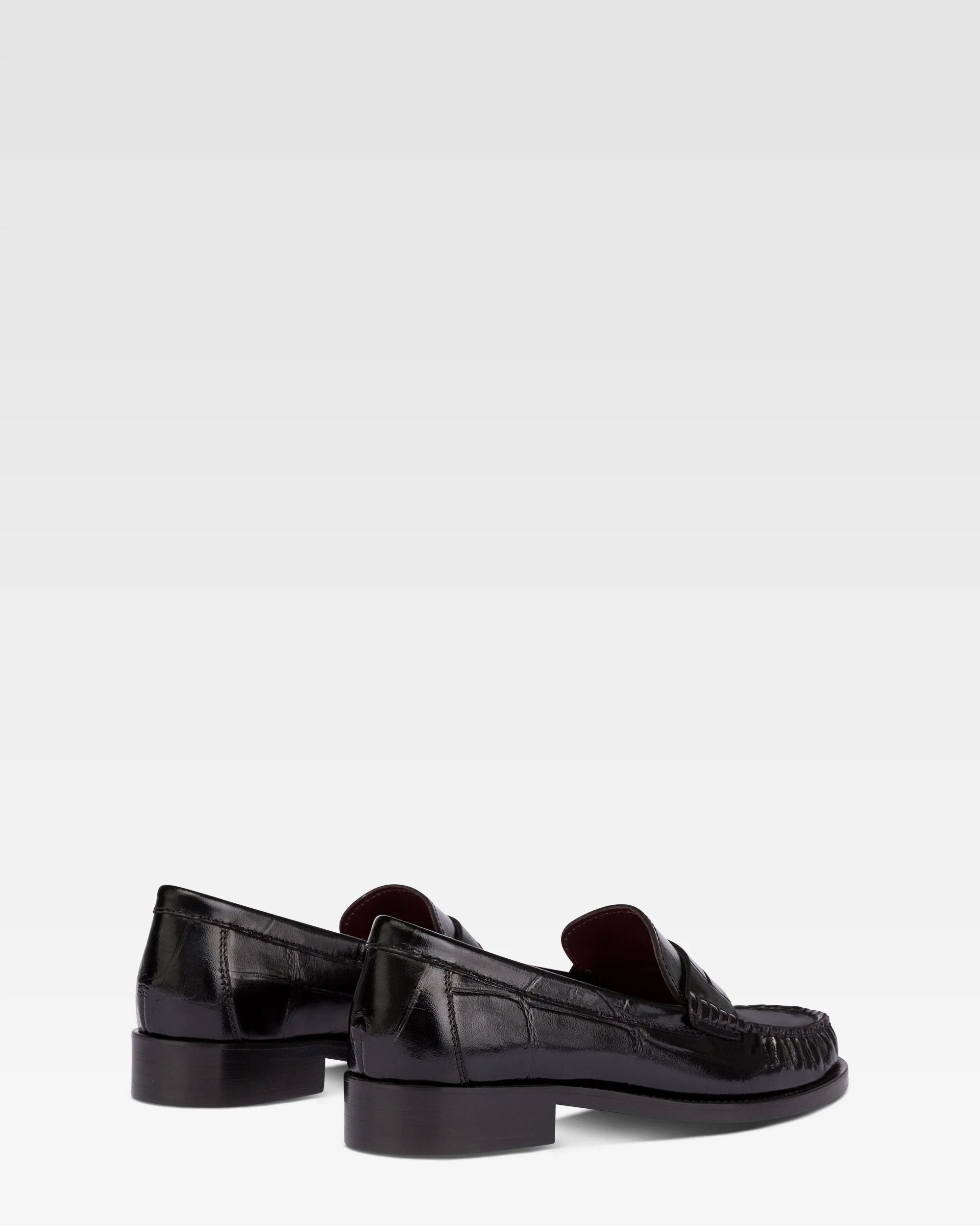 Loafer shoes in black maxi croco-embossed leather 3 Loafer shoes in black maxi croco-embossed leather