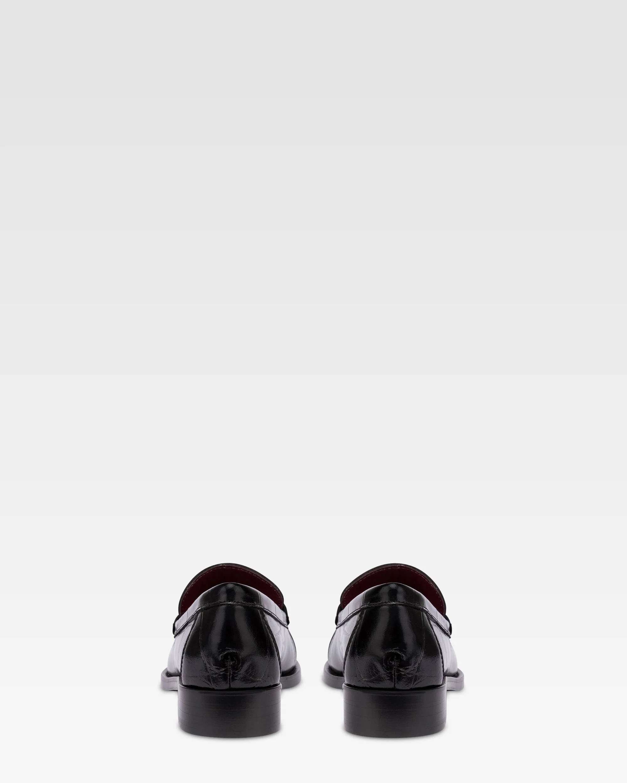 Loafer shoes in black maxi croco-embossed leather 4 Loafer shoes in black maxi croco-embossed leather