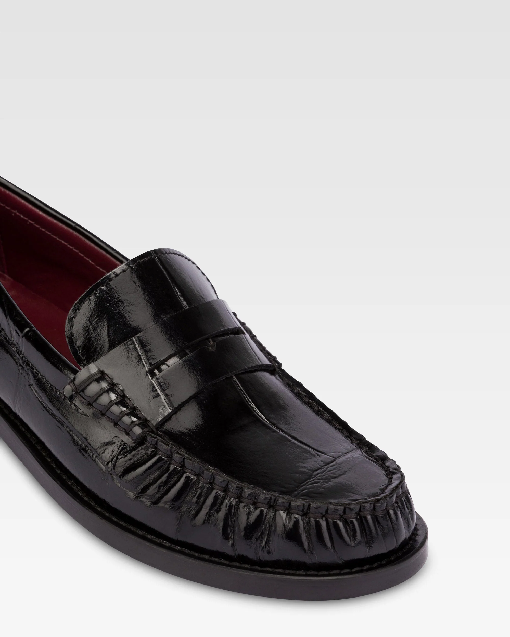 Loafer shoes in black maxi croco-embossed leather 5 Loafer shoes in black maxi croco-embossed leather