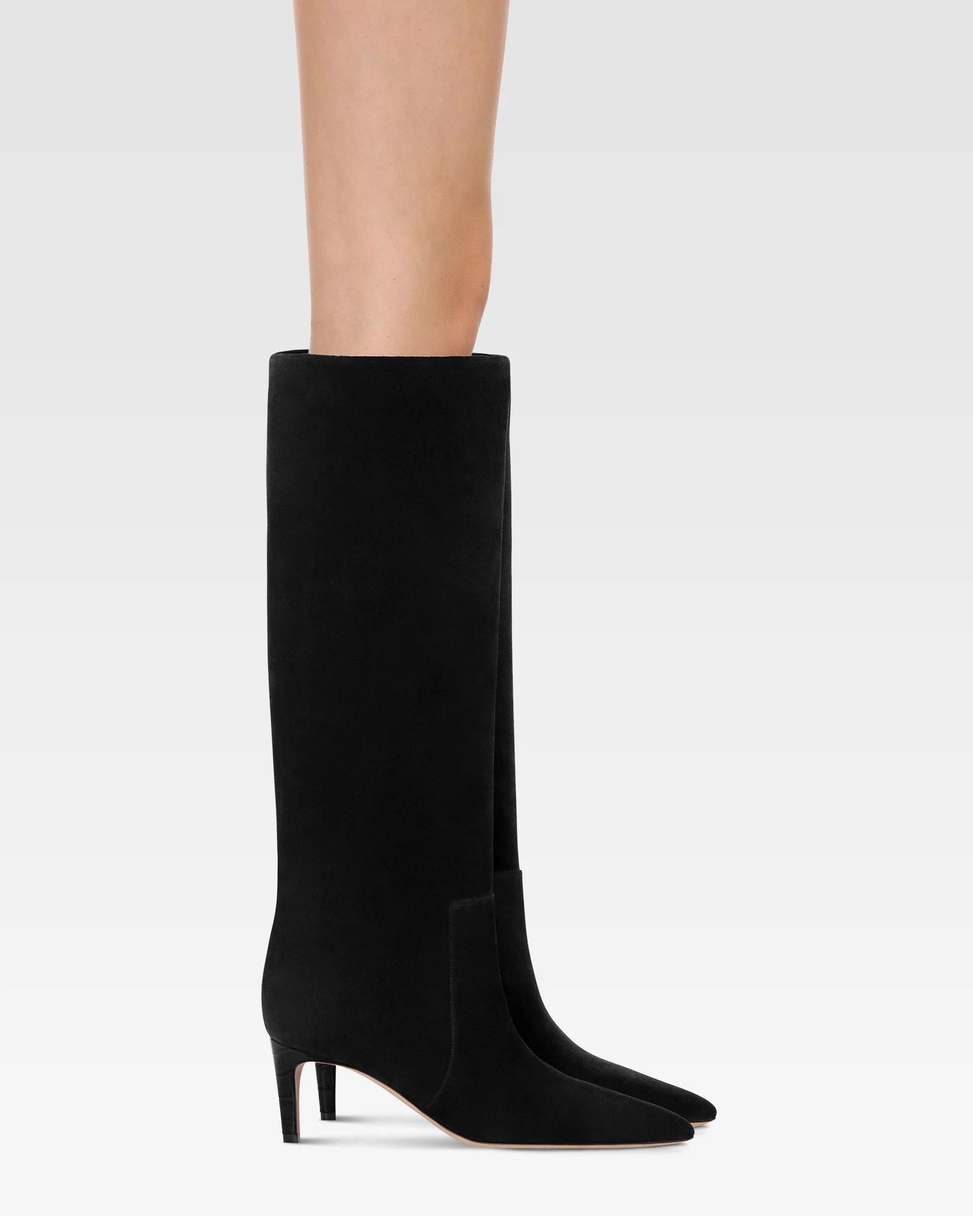 Boots in black calf suede leather 6 Boots in black calf suede leather