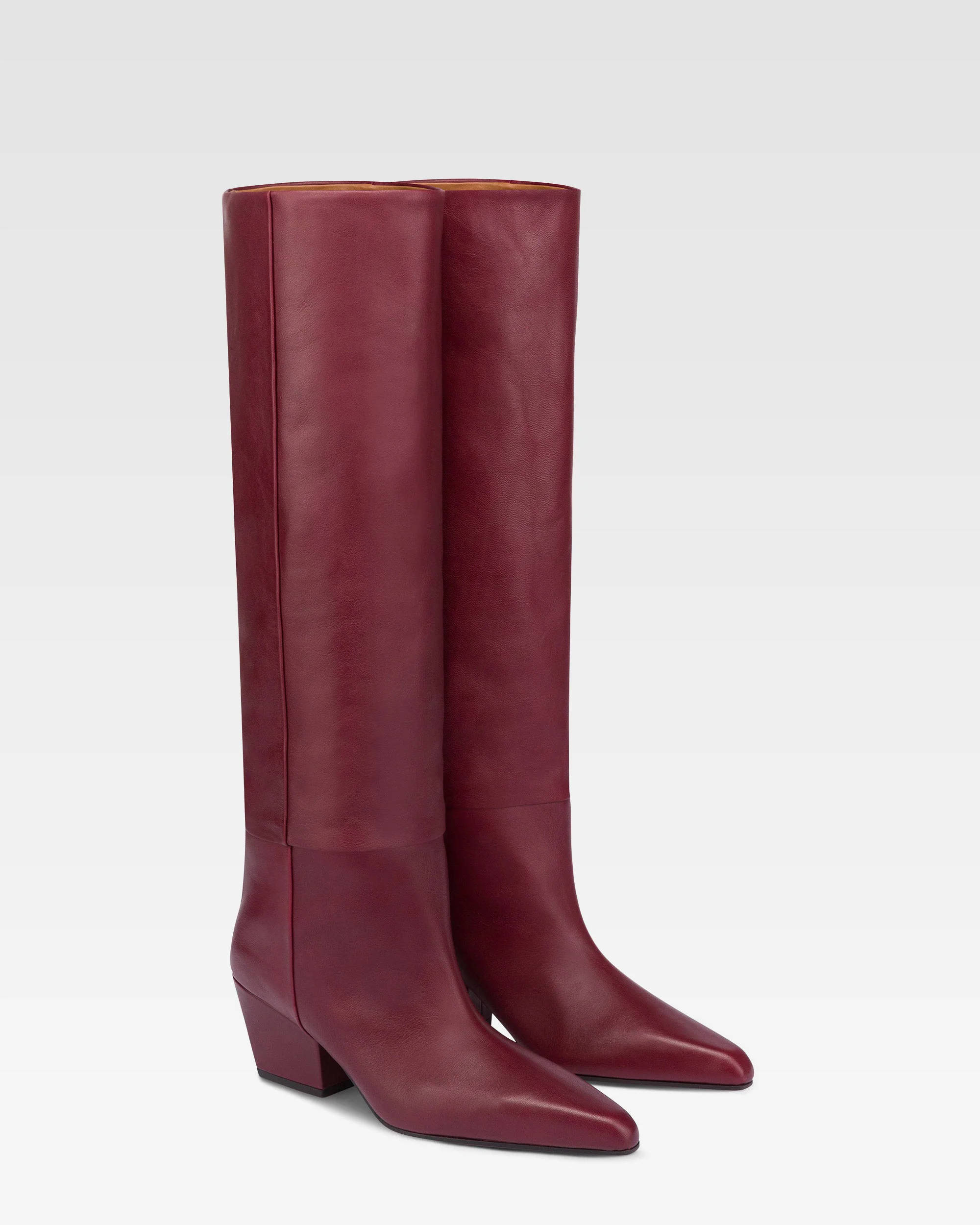 Boots in rouge noir calf leather