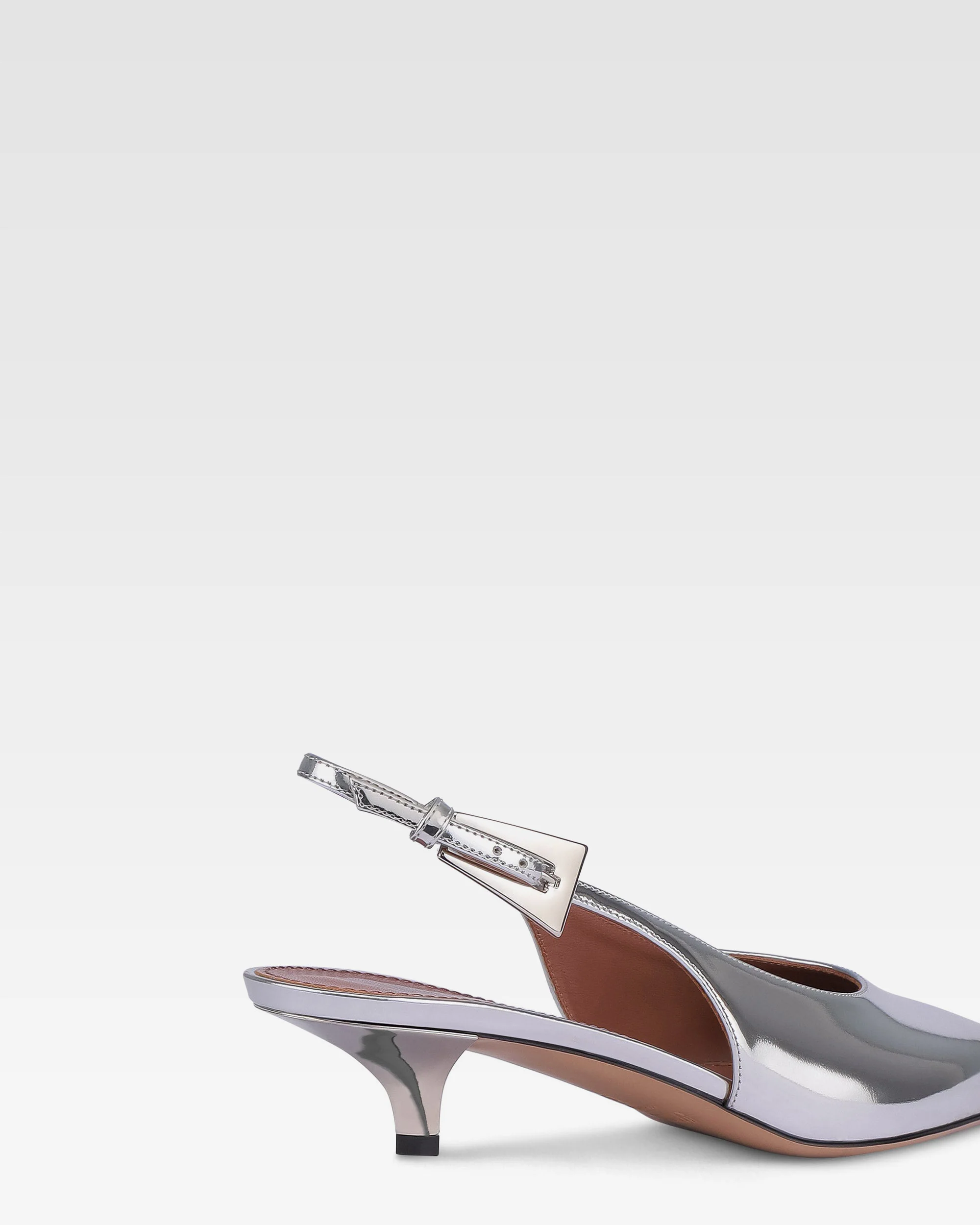 Slingbacks in silver mirror-effect leather 5 Slingbacks in silver mirror-effect leather