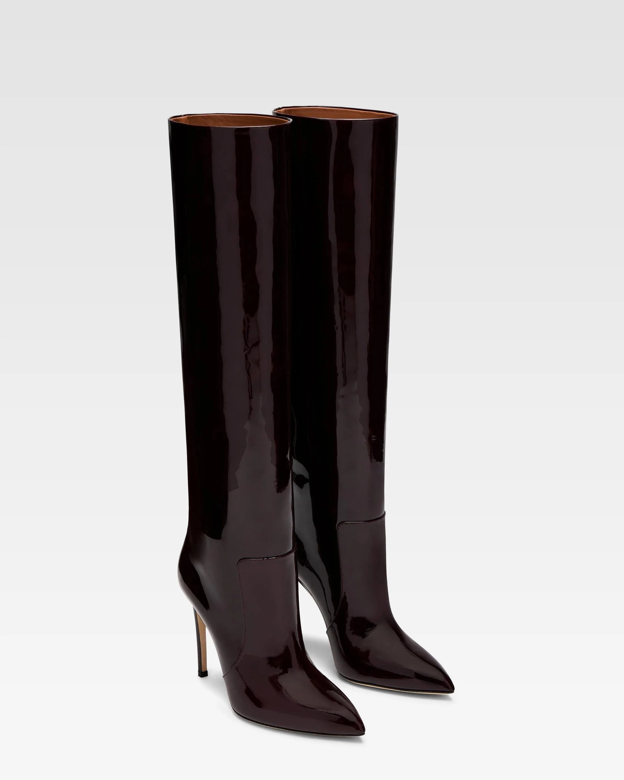 Boots in bordeaux patent