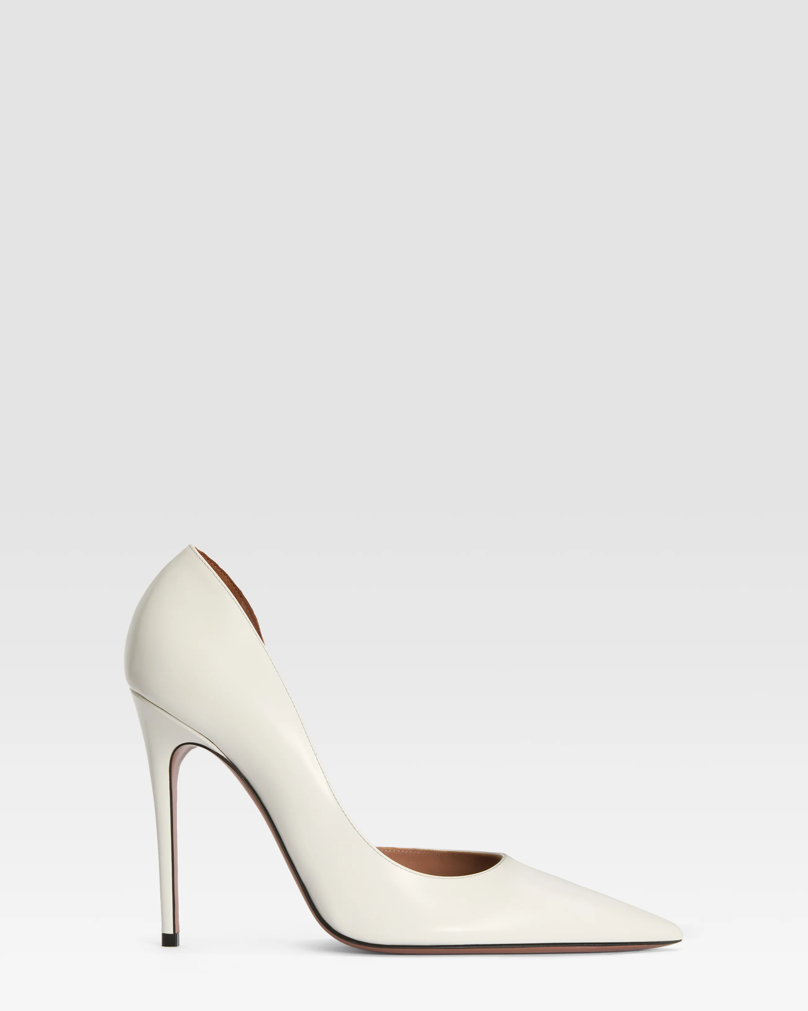 Pumps in white brushed calf leather