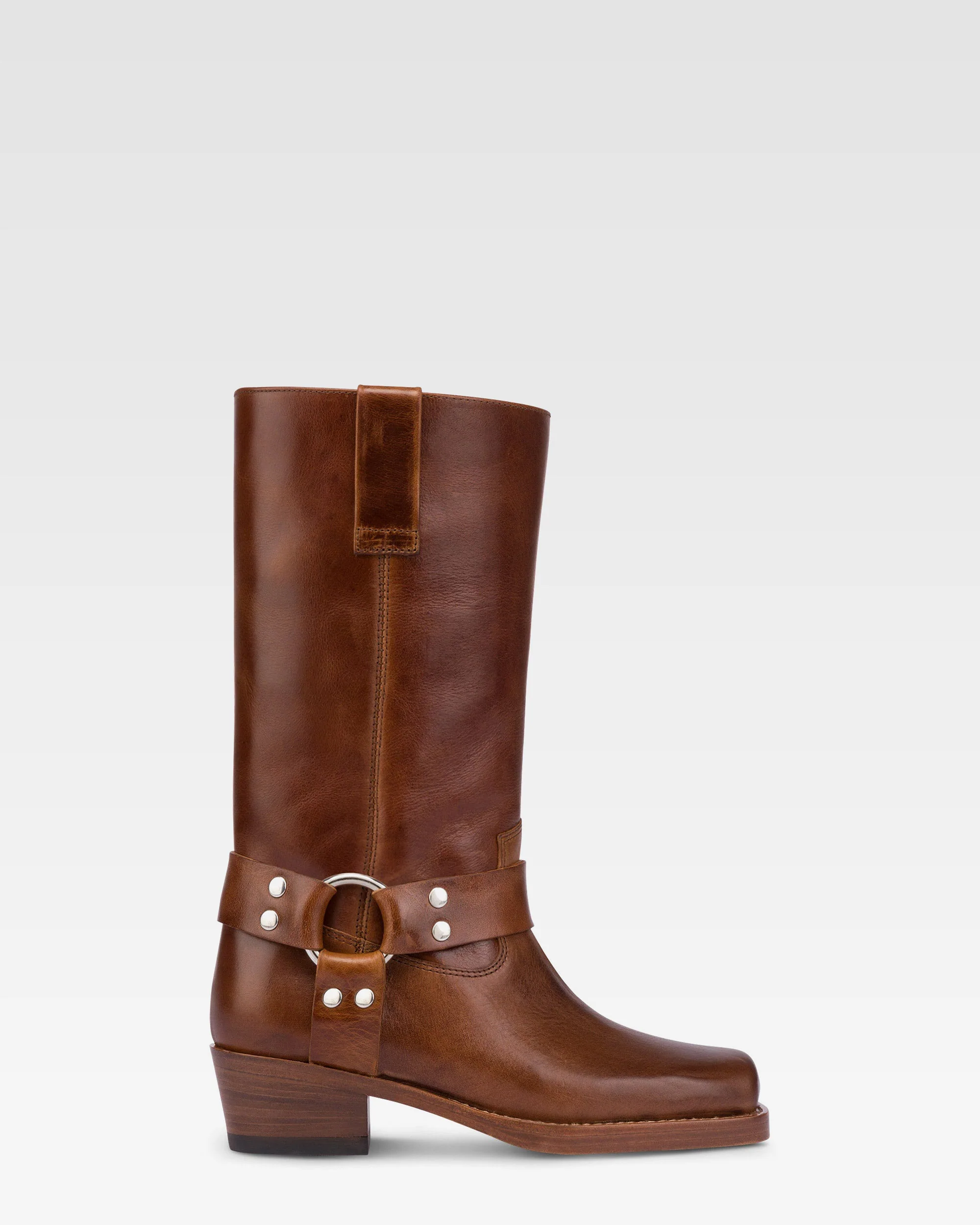 Square-toe boots in shiny vintage leather