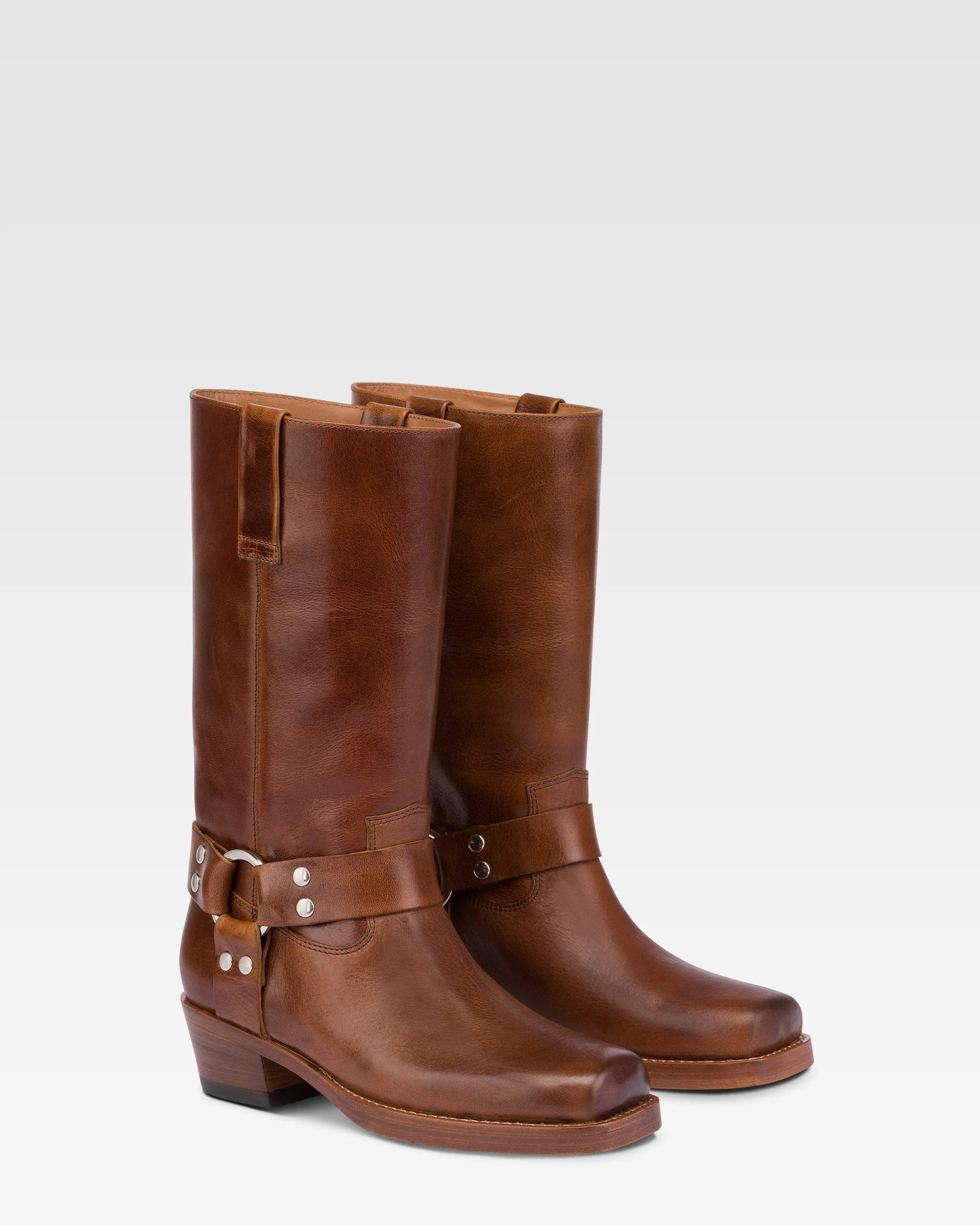Square-toe boots in shiny vintage leather