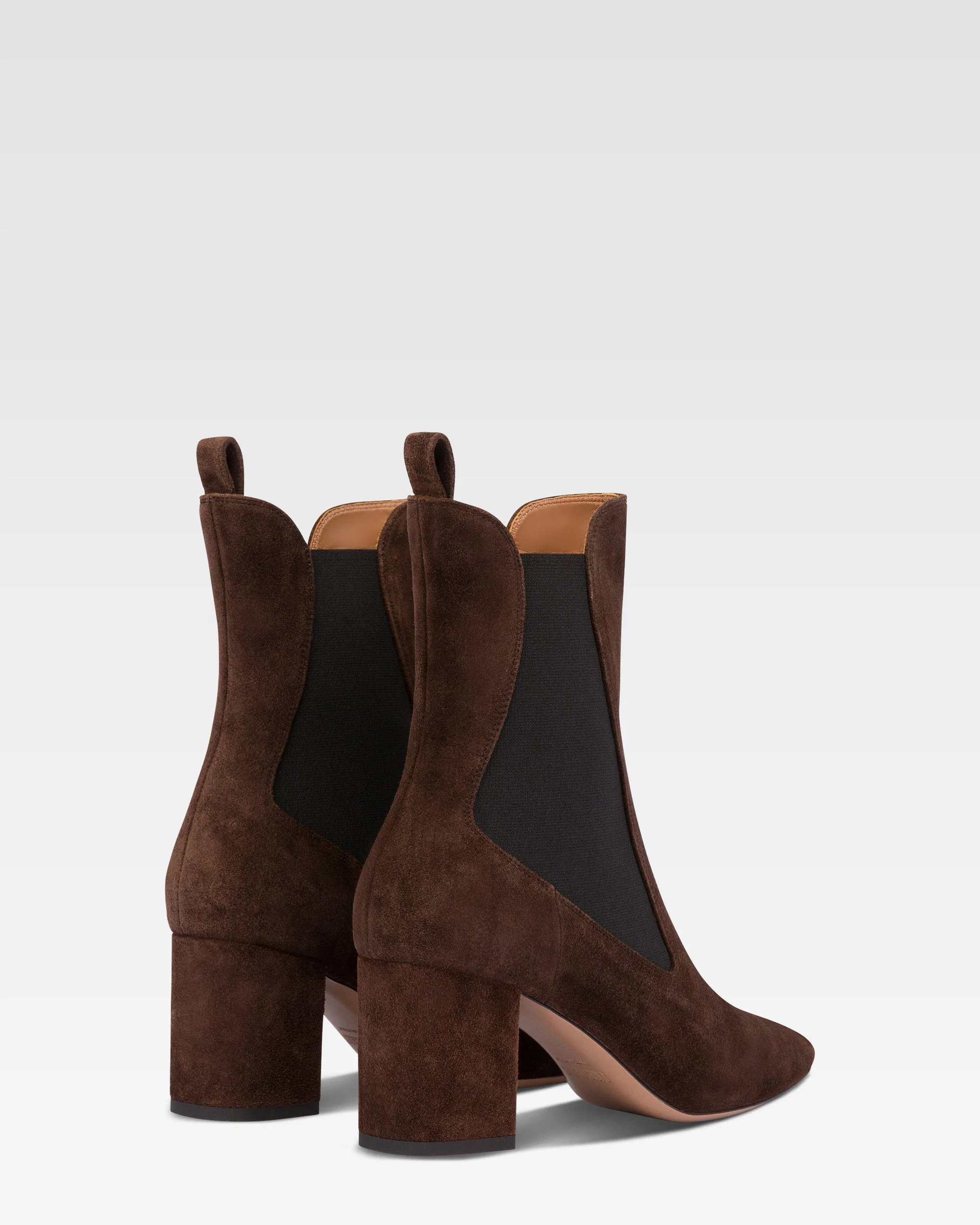 Pointed ankle boots in soft pepper suede leather