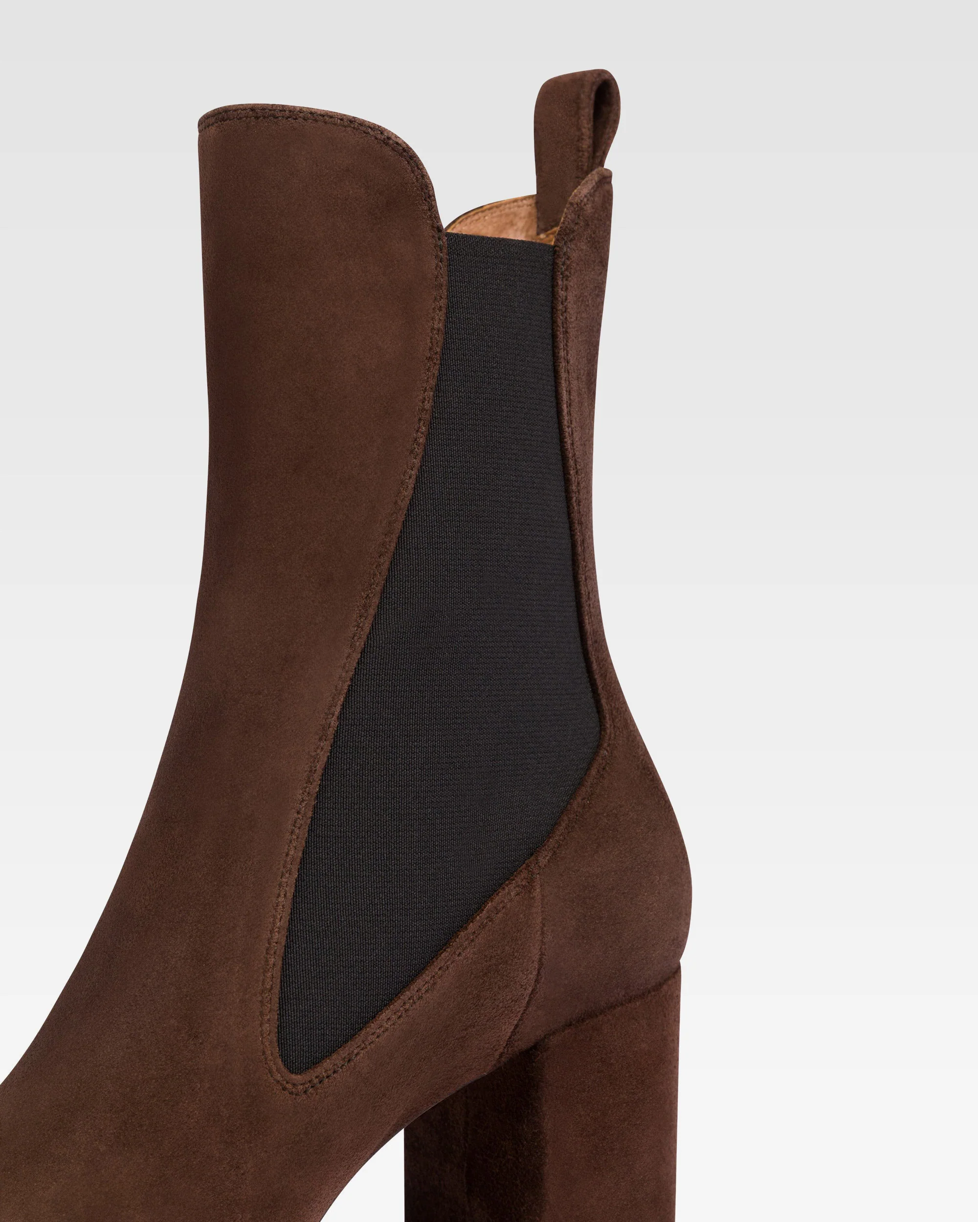 Pointed ankle boots in soft pepper suede leather