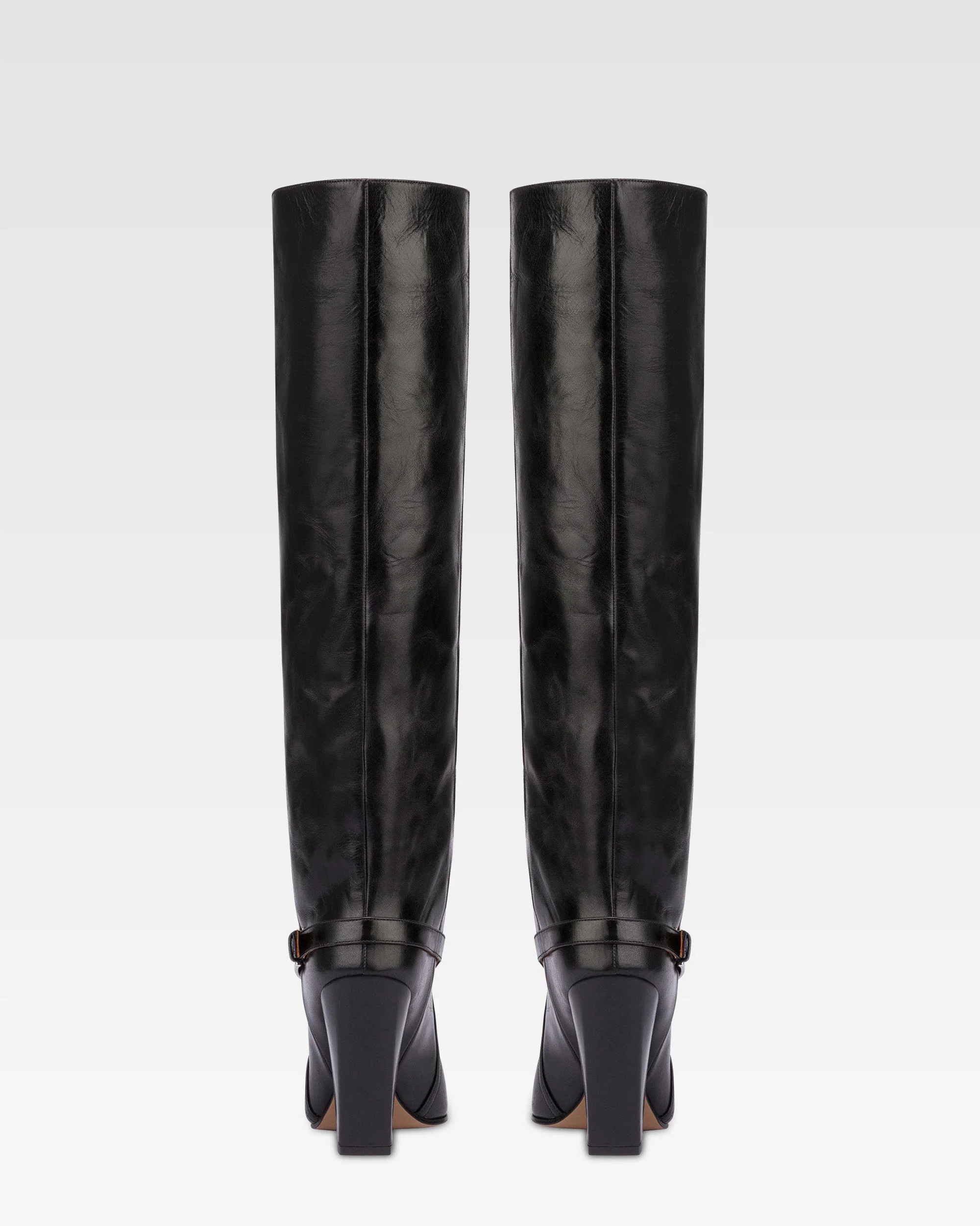 Tall, knee-high boots in shiny black vintage leather 4 Tall, knee-high boots in shiny black vintage leather
