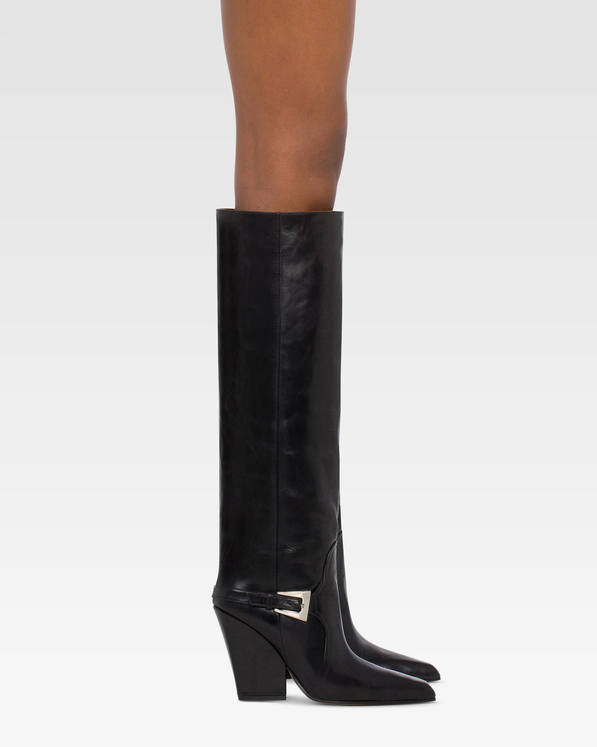Tall, knee-high boots in shiny black vintage leather 6 Tall, knee-high boots in shiny black vintage leather