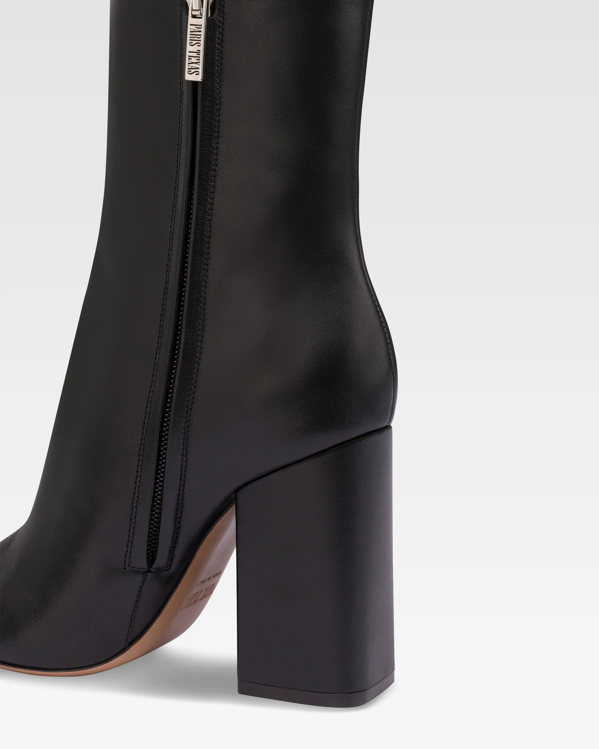 Pointed ankle boots in smooth black leather 5 Pointed ankle boots in smooth black leather