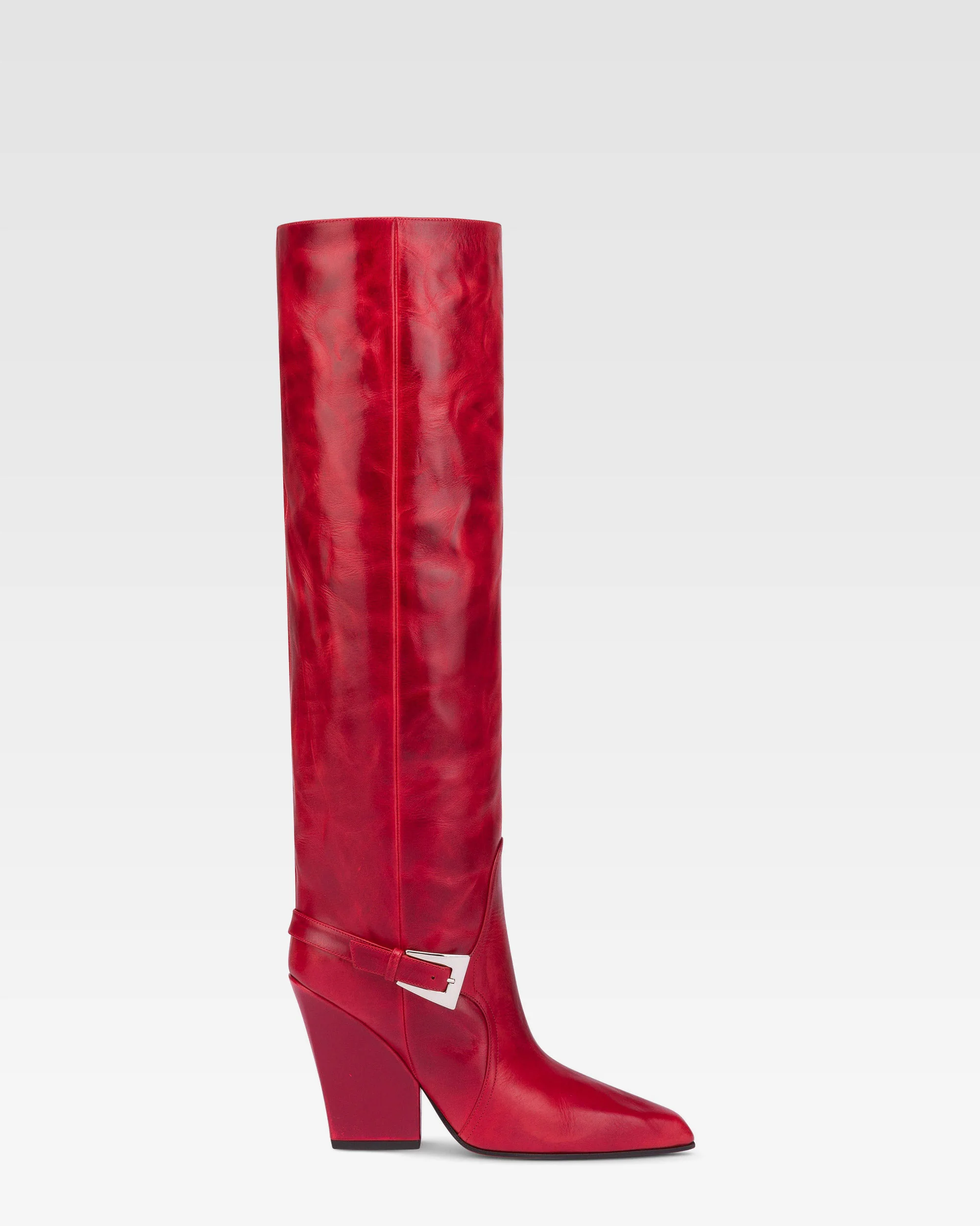 Tall, knee-high boots in shiny fiesta vintage leather