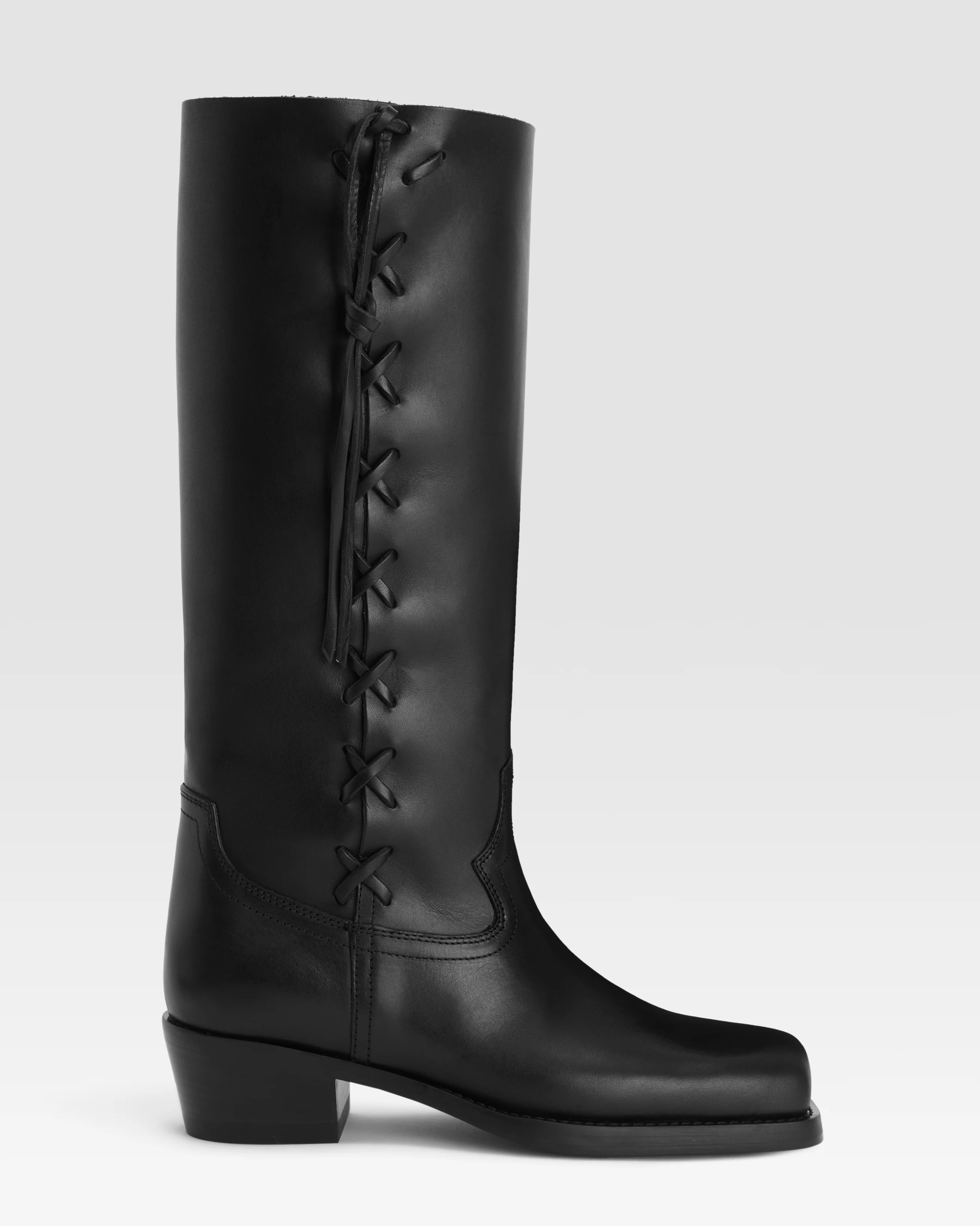 Boots in black calf leather