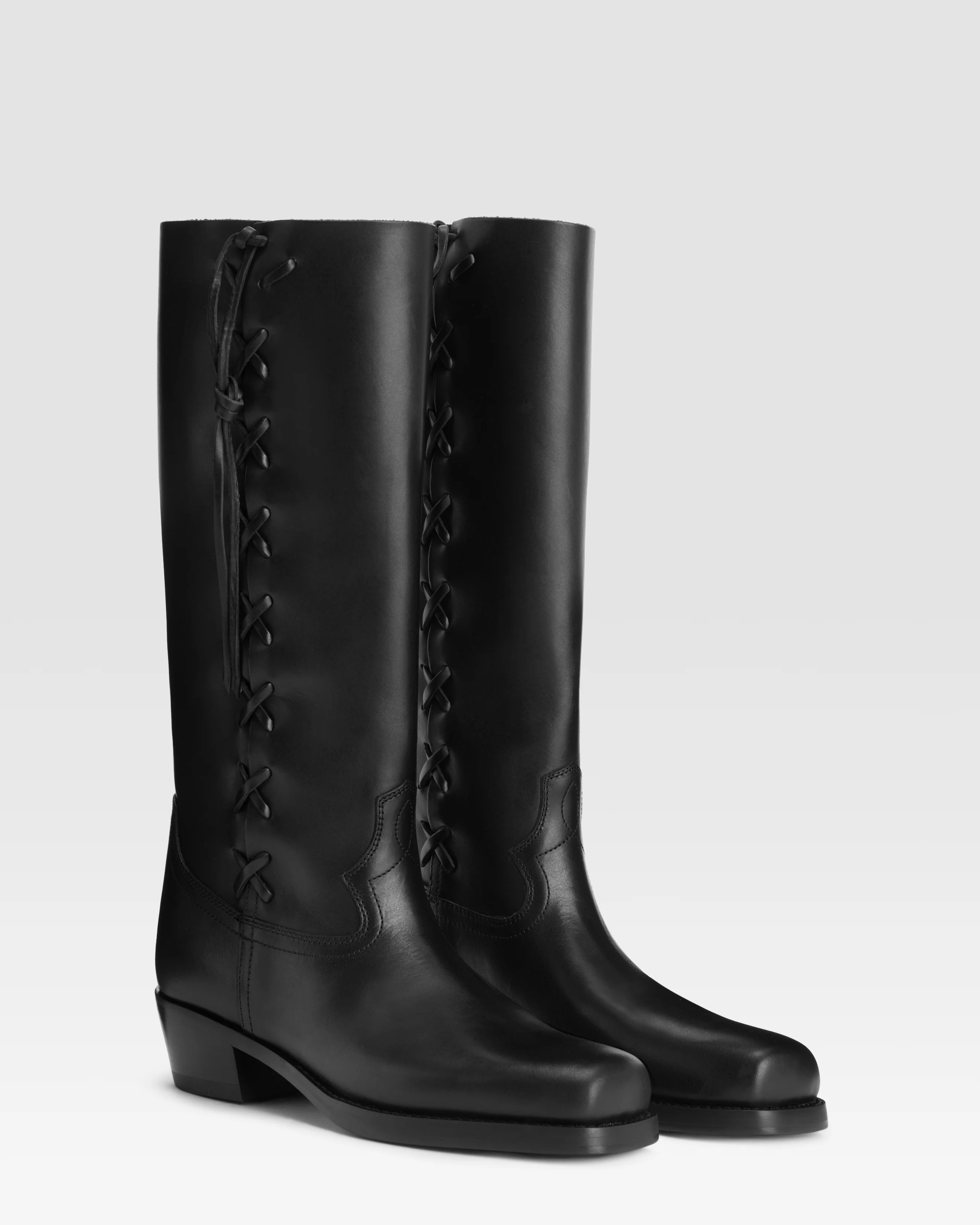 Boots in black calf leather