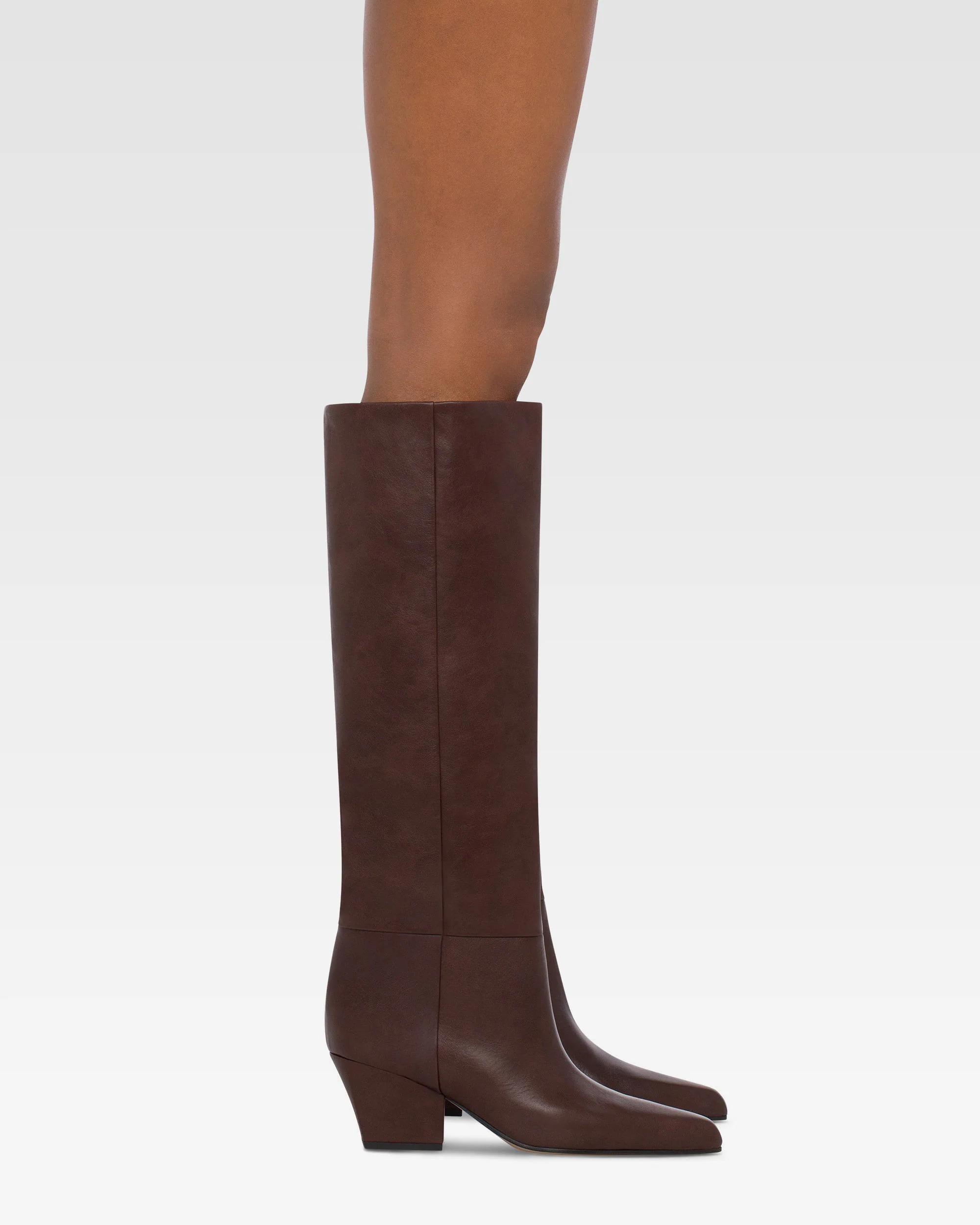 Knee-high, long pointed boot in supple mocha leather 6 Knee-high, long pointed boot in supple mocha leather