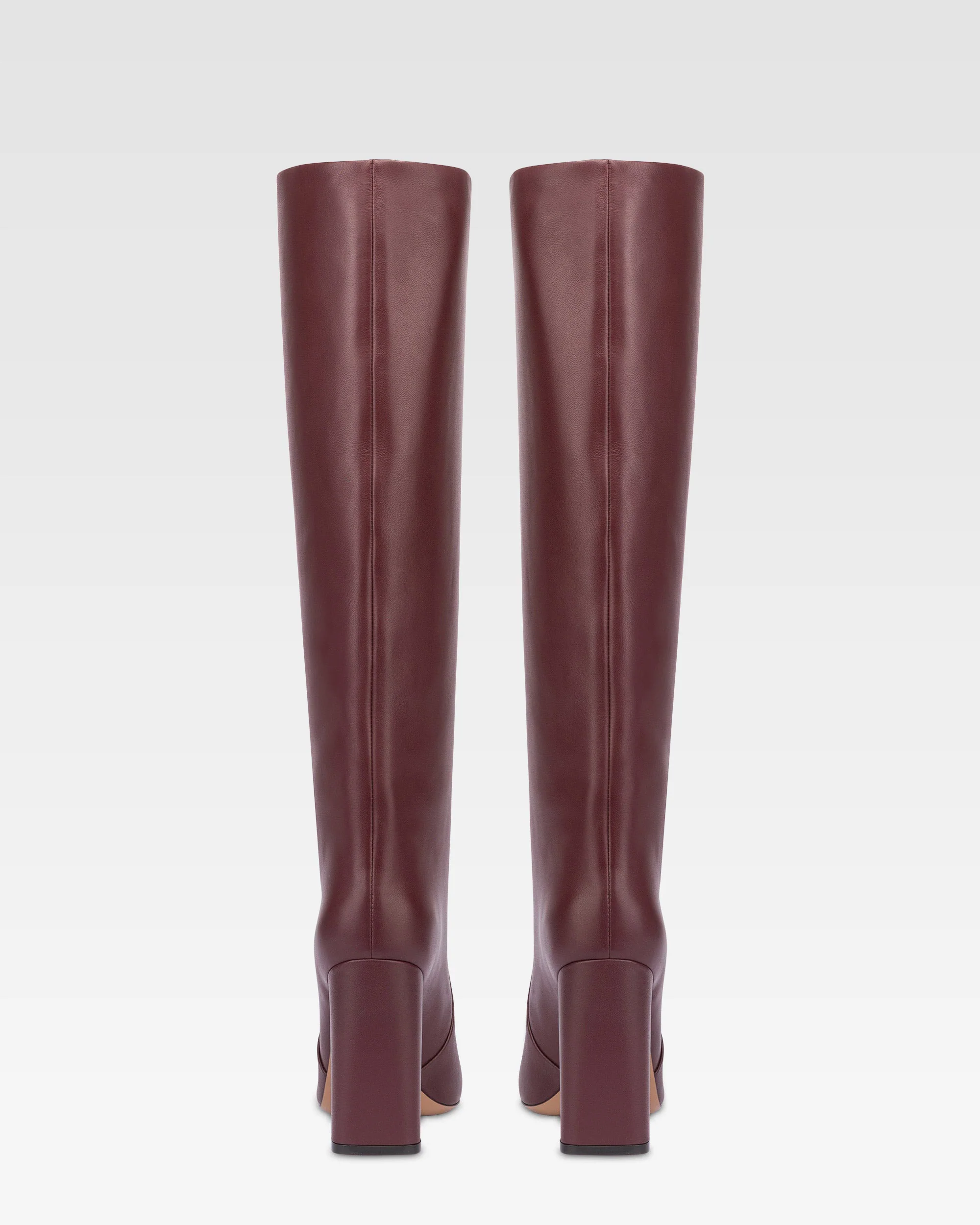 Knee-high boots in smooth burgundy leather 4 Knee-high boots in smooth burgundy leather