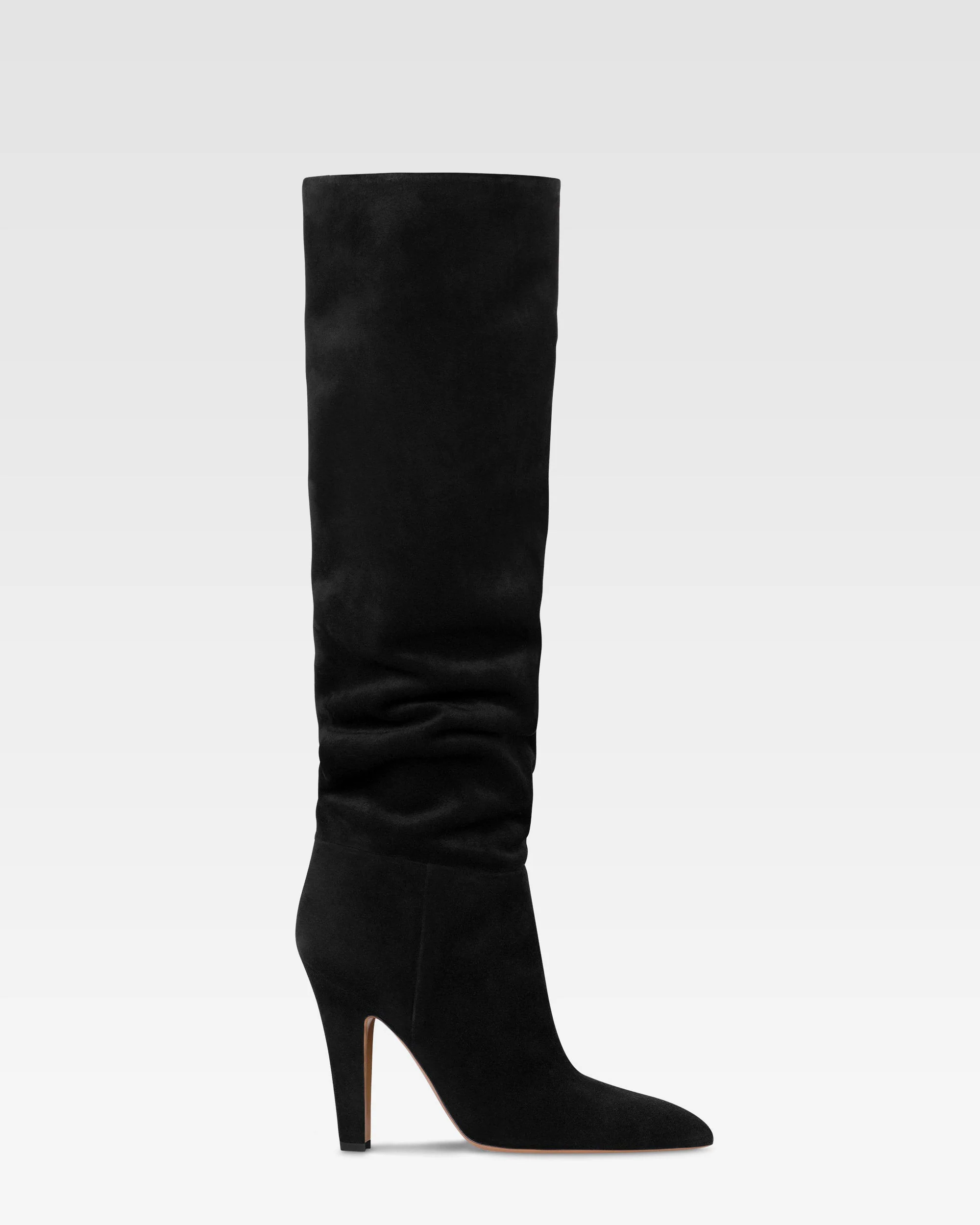 Boots in black calf suede leather.