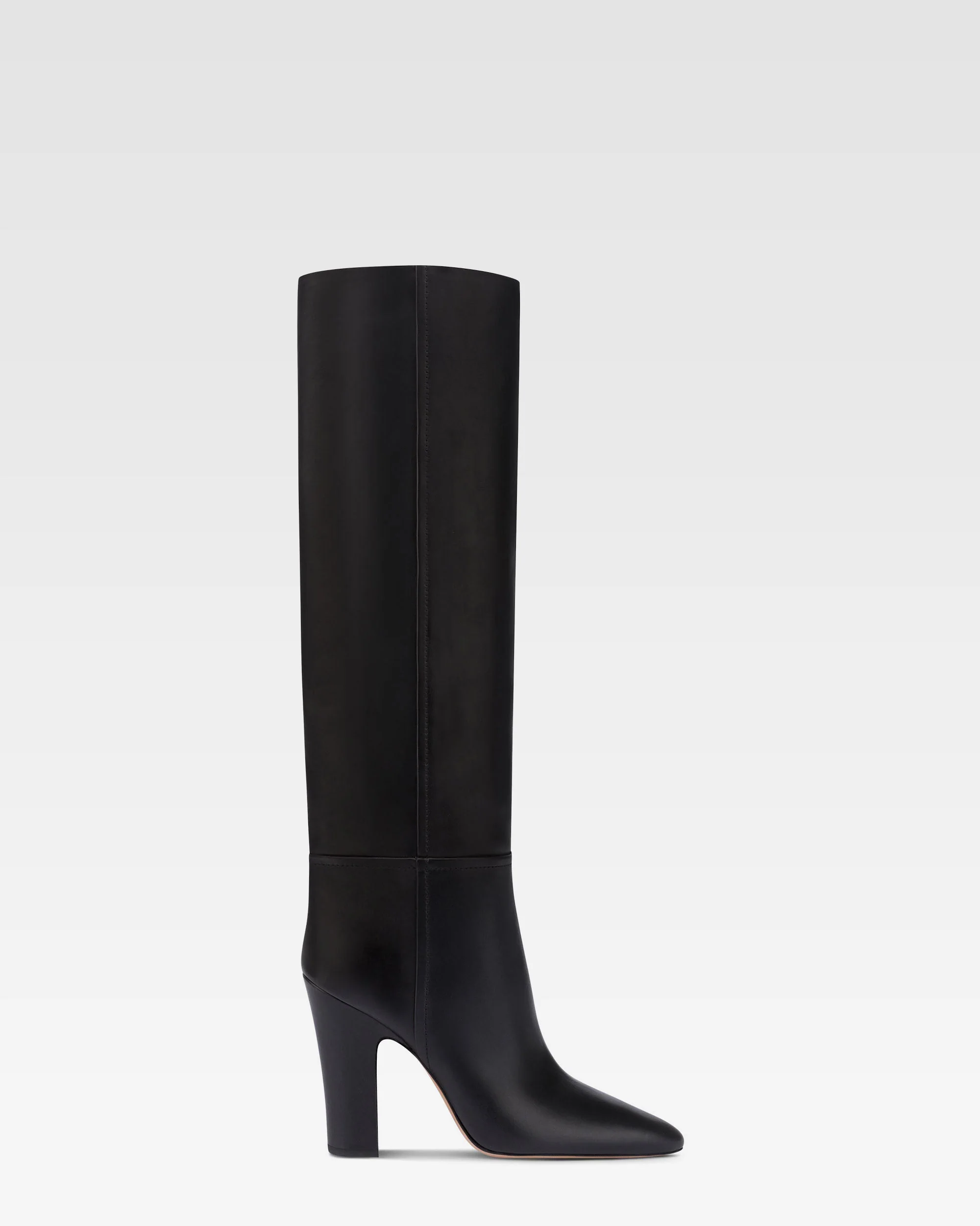 Boots in black calf leather