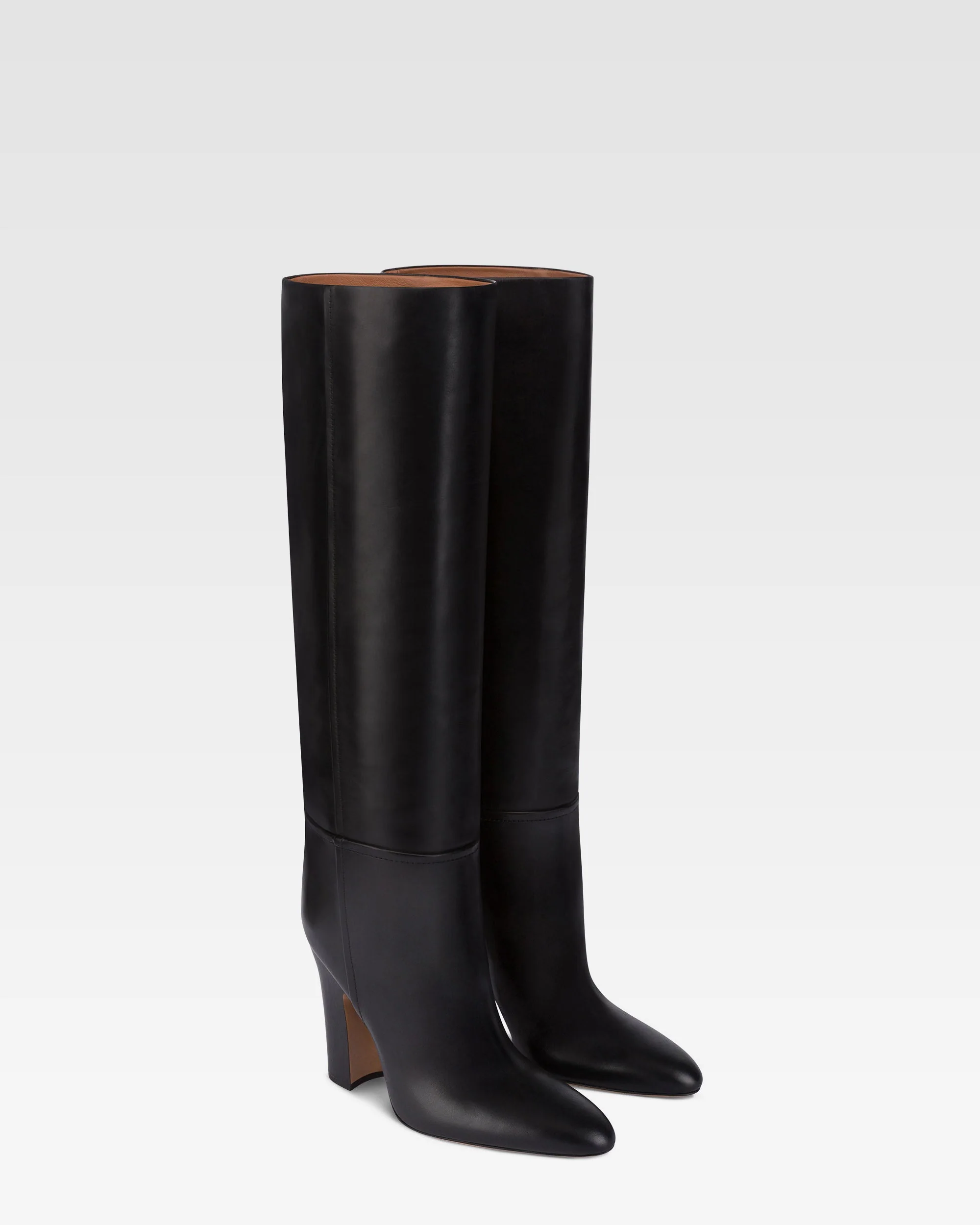 Boots in black calf leather