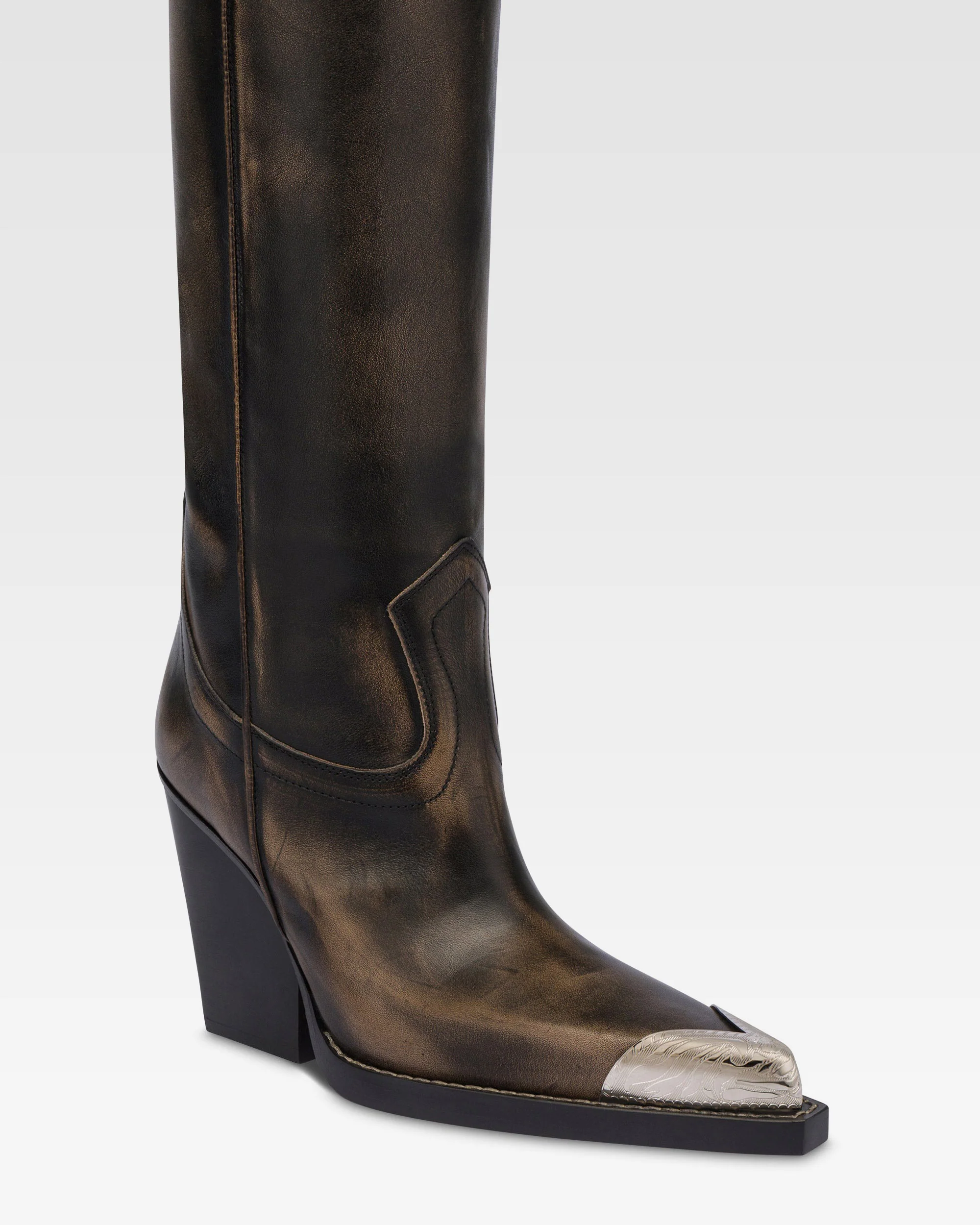Texan-style boots in black brushed leather.
