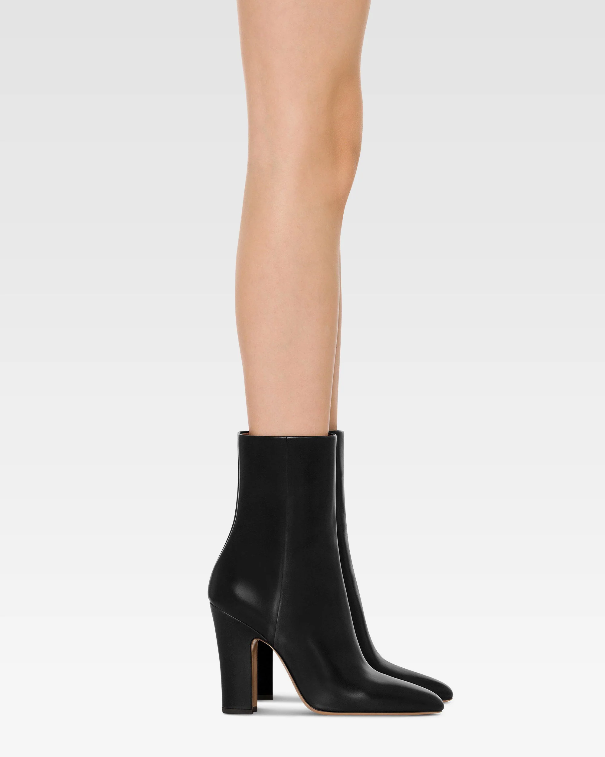 Ankle boots in black calf leather