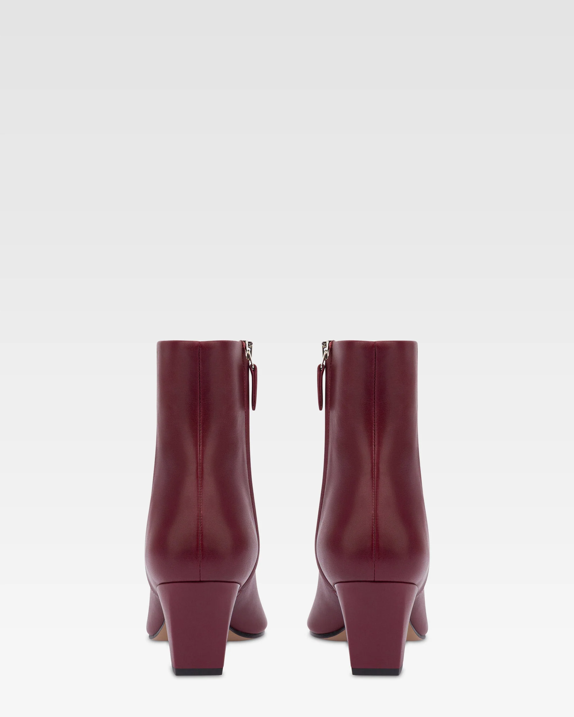 Ankle boots in rouge noir calf leather