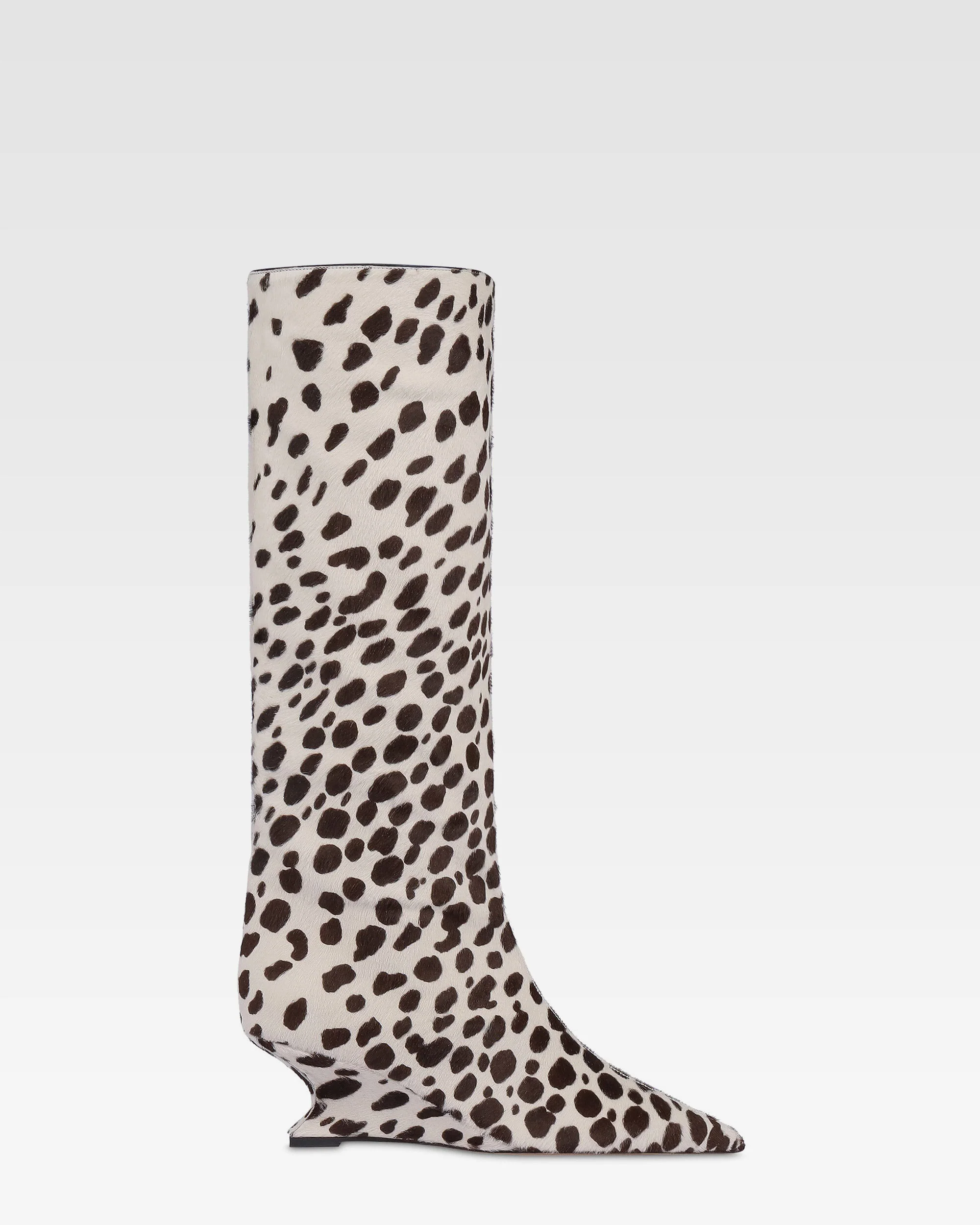 Boots in white and dark brown printed cowhide