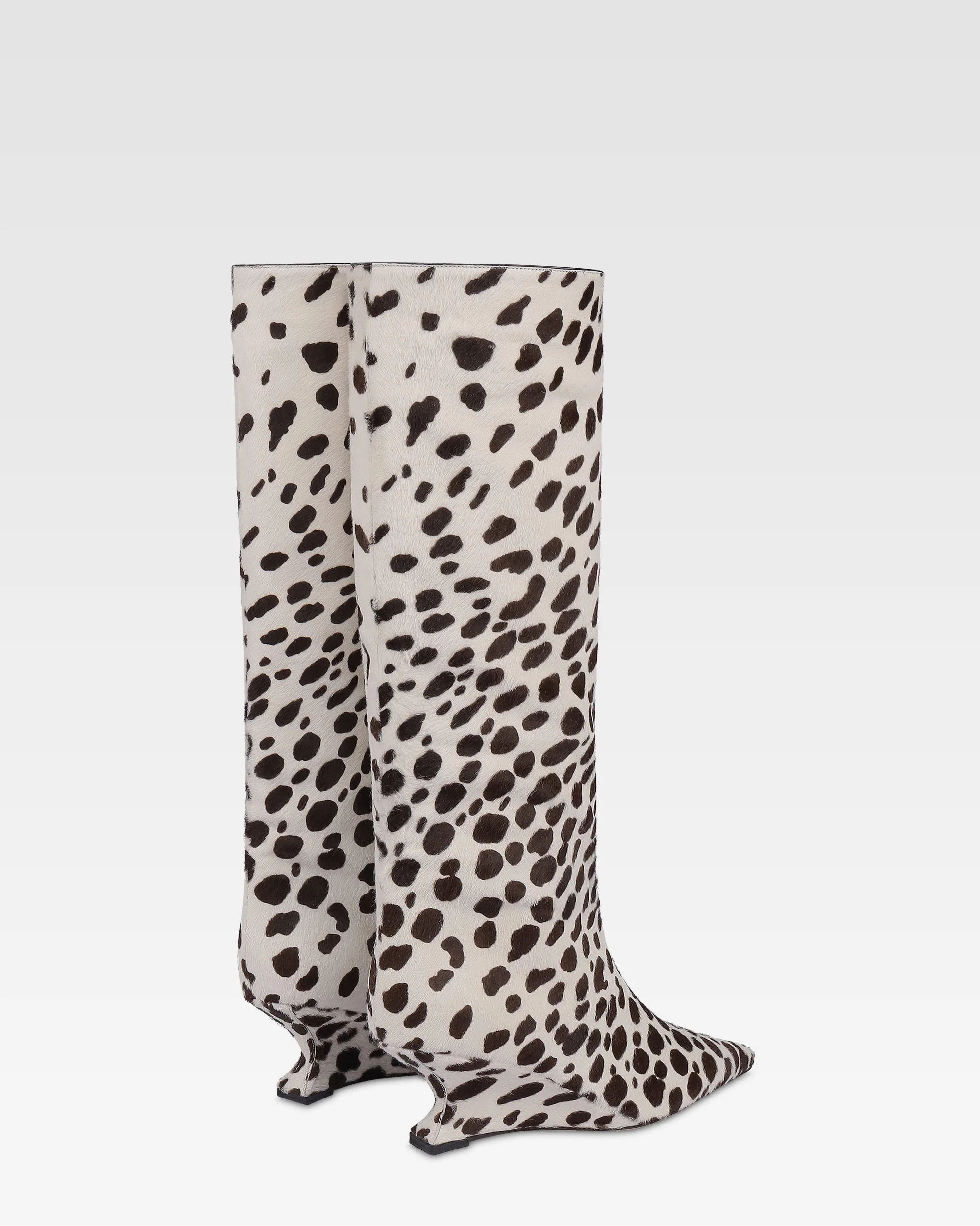Boots in white and dark brown printed cowhide 3 Boots in white and dark brown printed cowhide