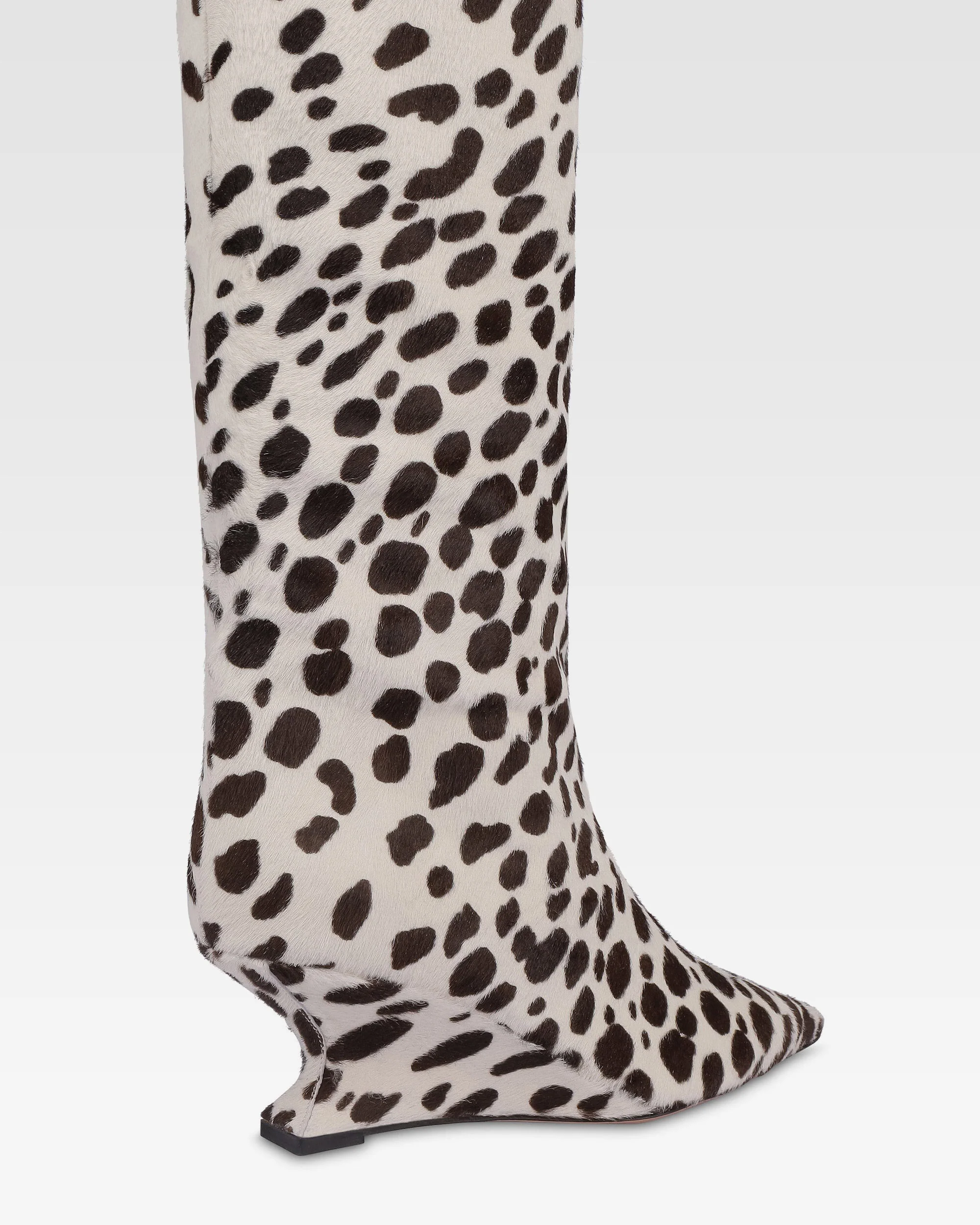 Boots in white and dark brown printed cowhide 5 Boots in white and dark brown printed cowhide