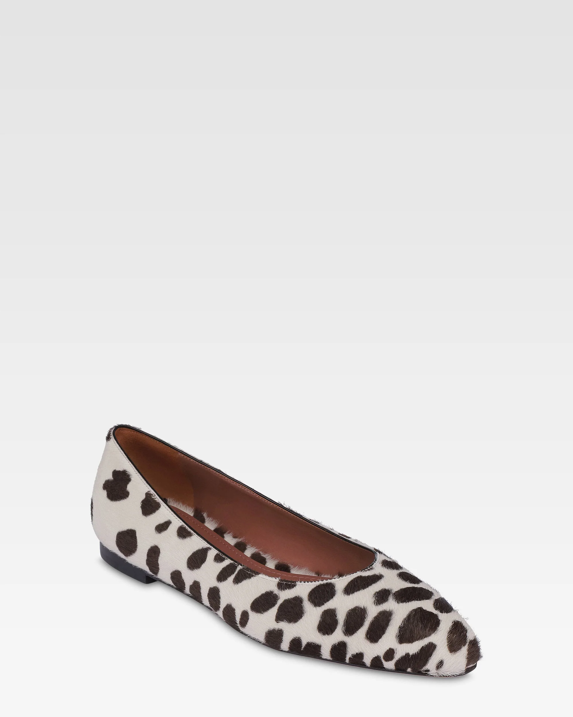 Ballet flats in white and dark brown printed cowhide 5 Ballet flats in white and dark brown printed cowhide