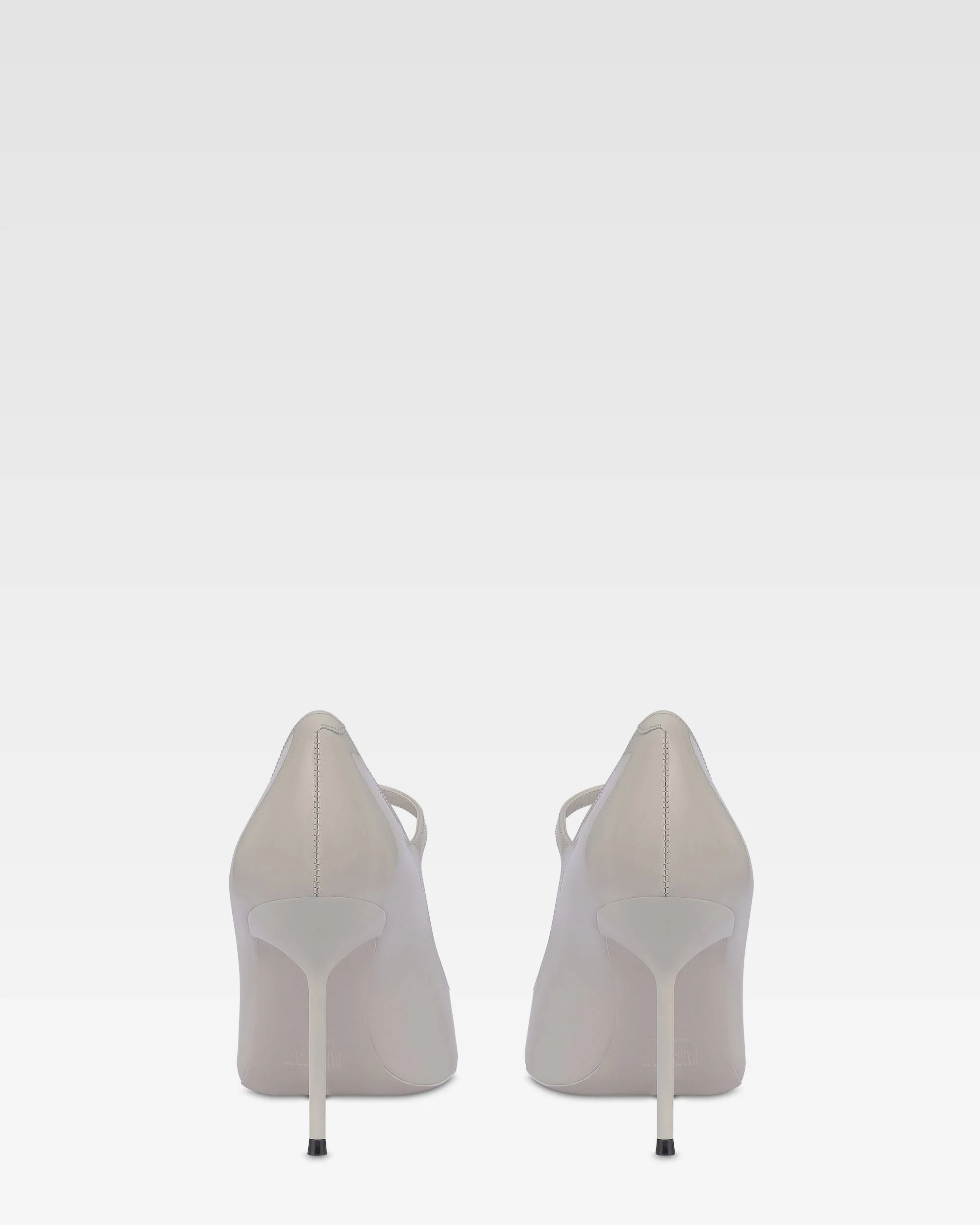 Pumps in grey patent leather 4 Pumps in grey patent leather