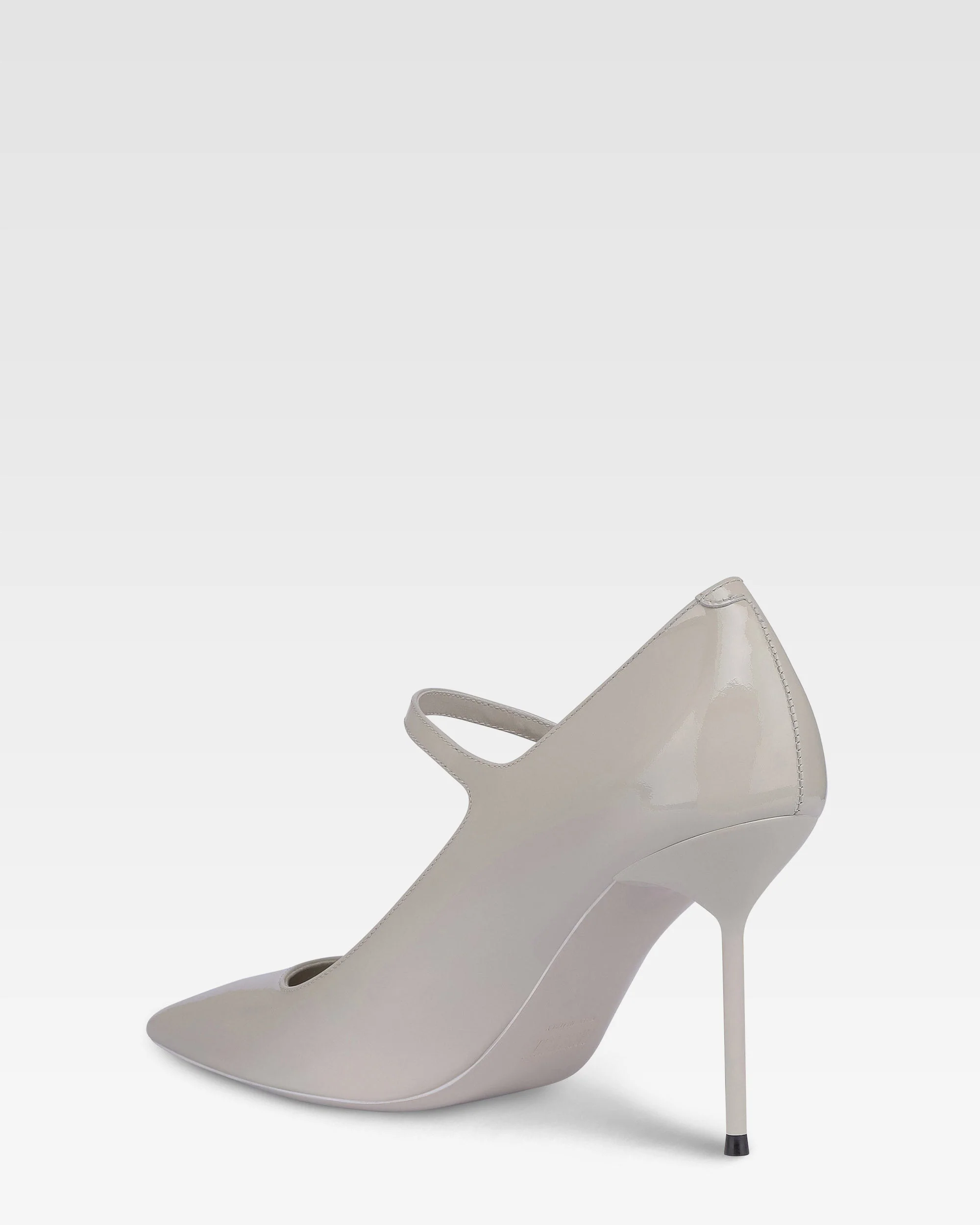 Pumps in grey patent leather 5 Pumps in grey patent leather