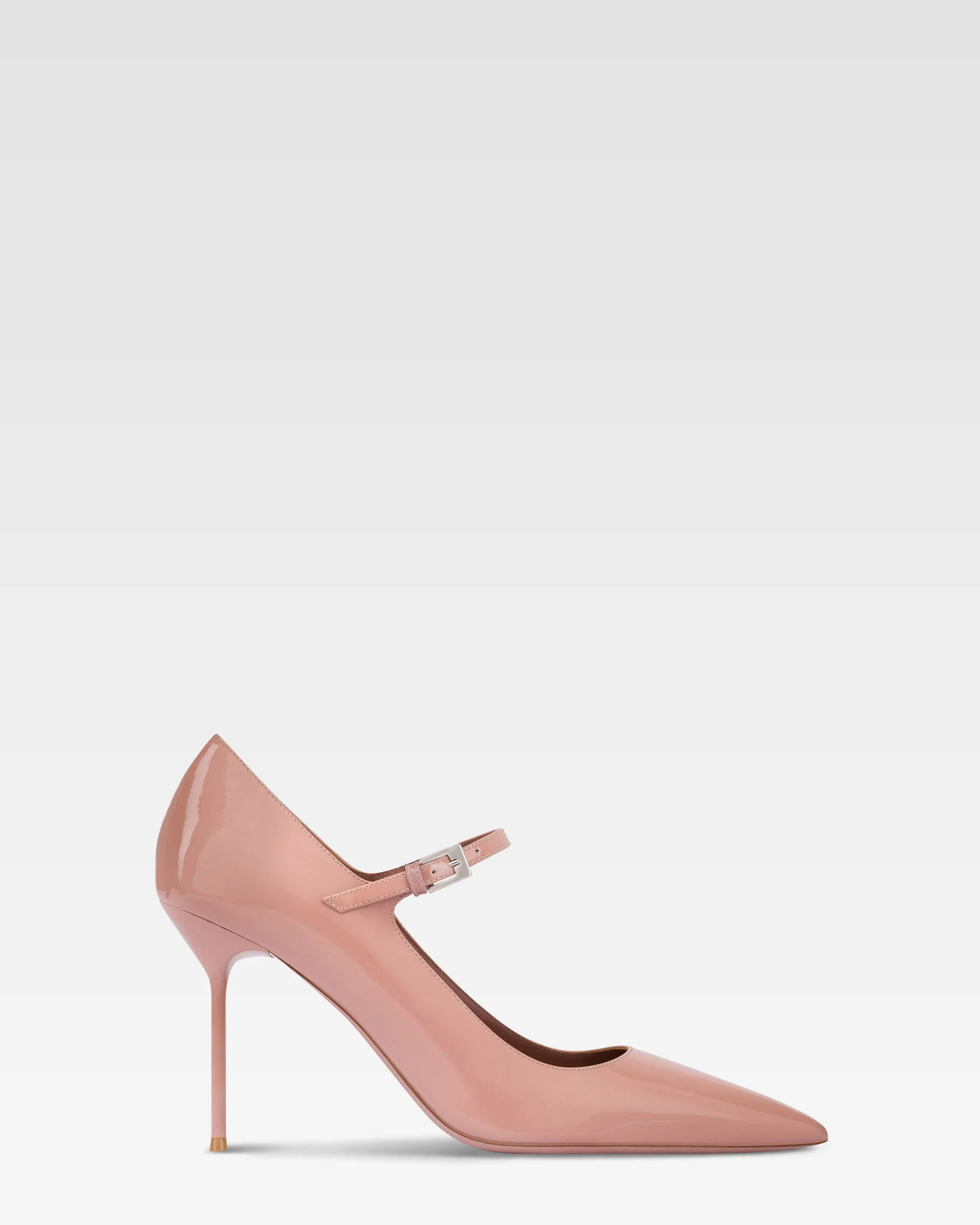 Pumps in dark phard patent leather