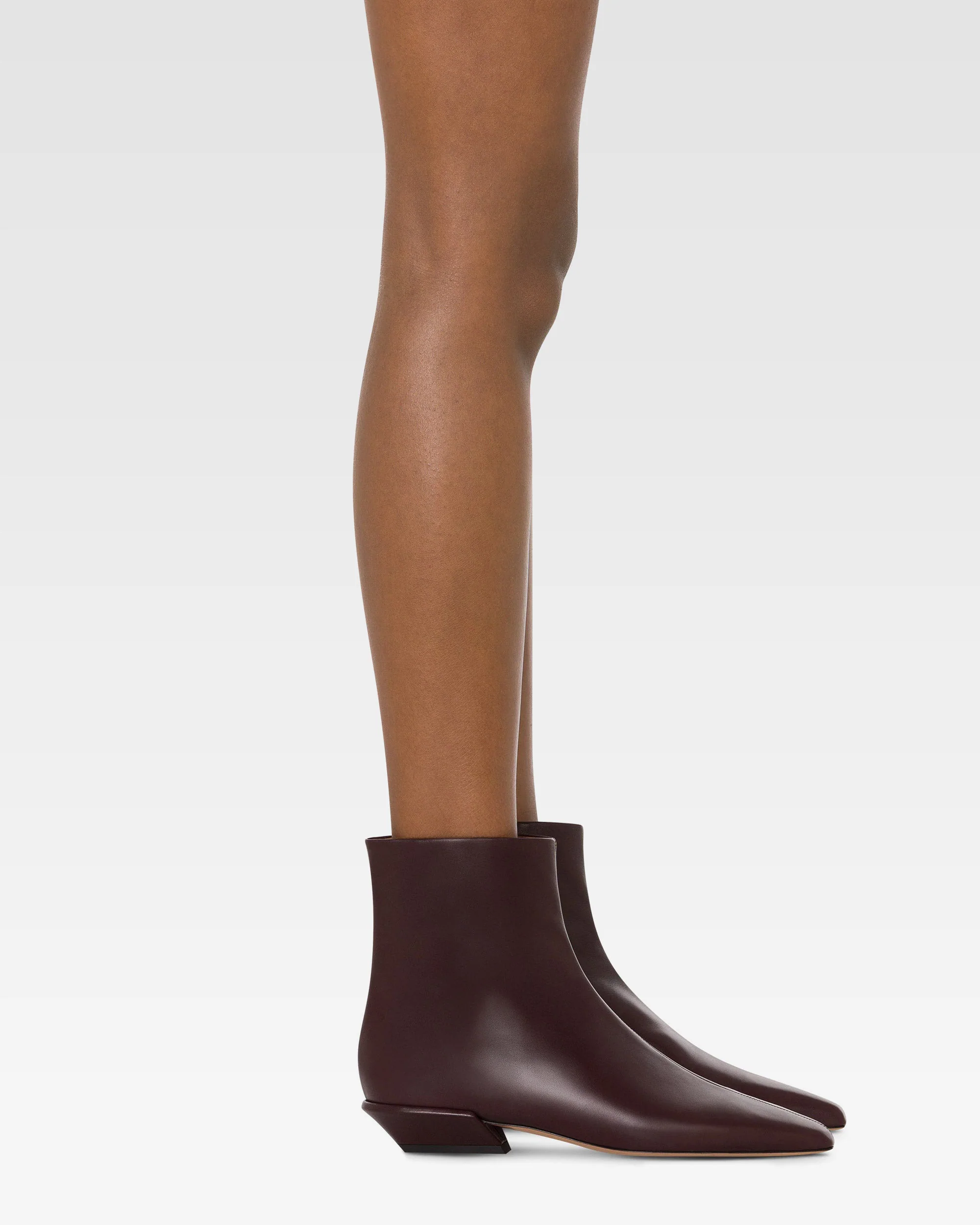 Ankle boots in mocha calf leather