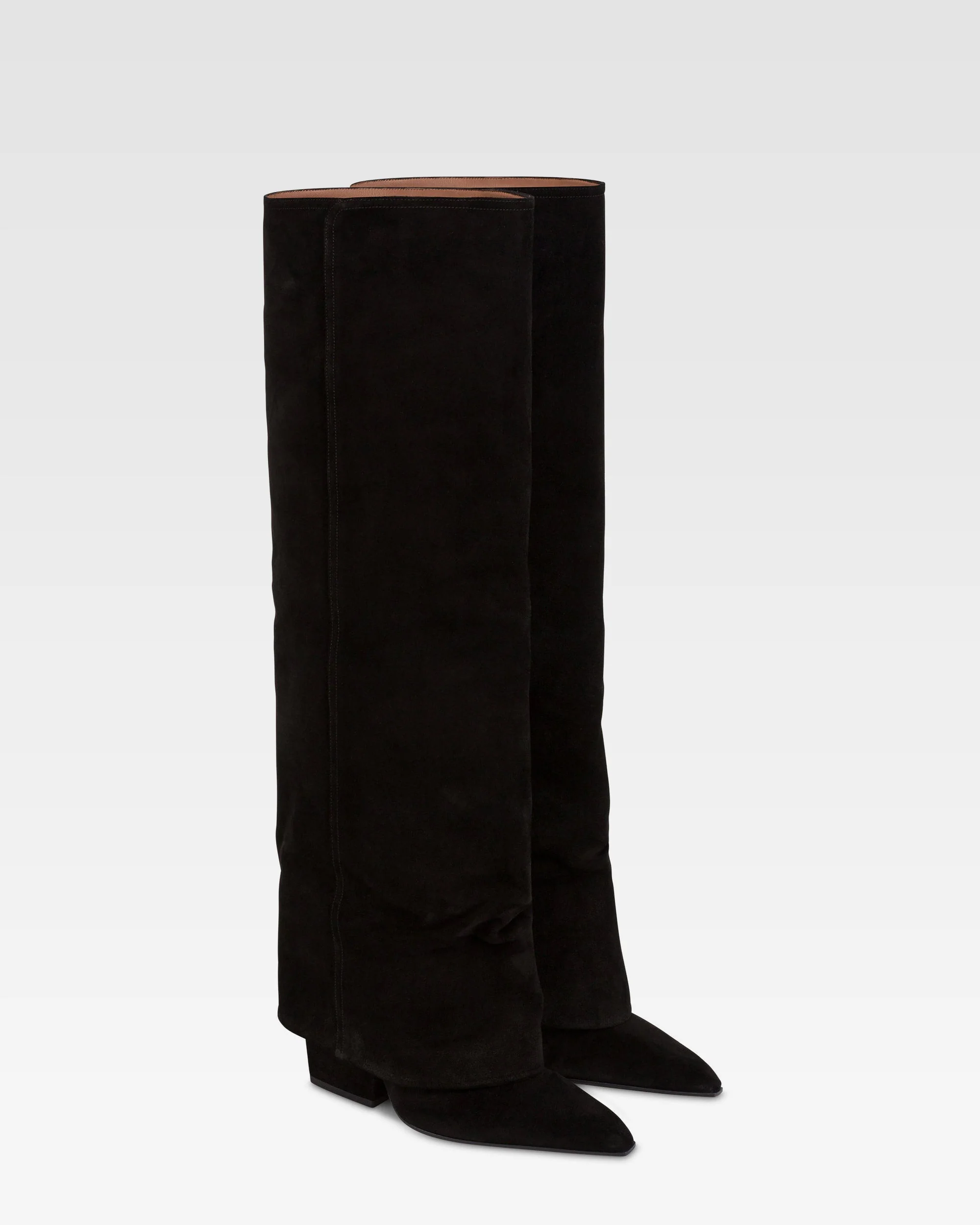 Fold-over boots in black calf suede leather.