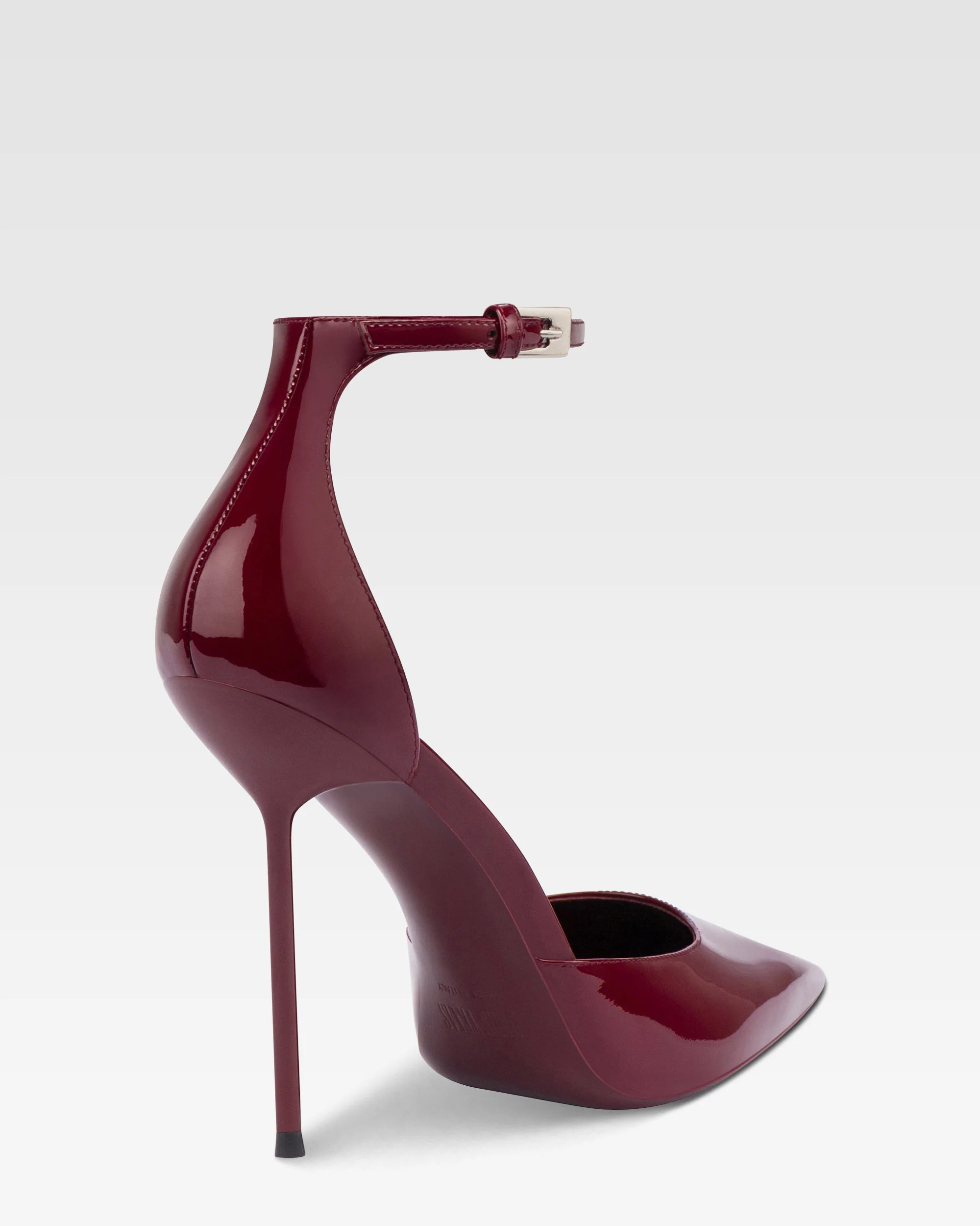 Ankle-strap pumps in rouge noir patent leather 5 Ankle-strap pumps in rouge noir patent leather