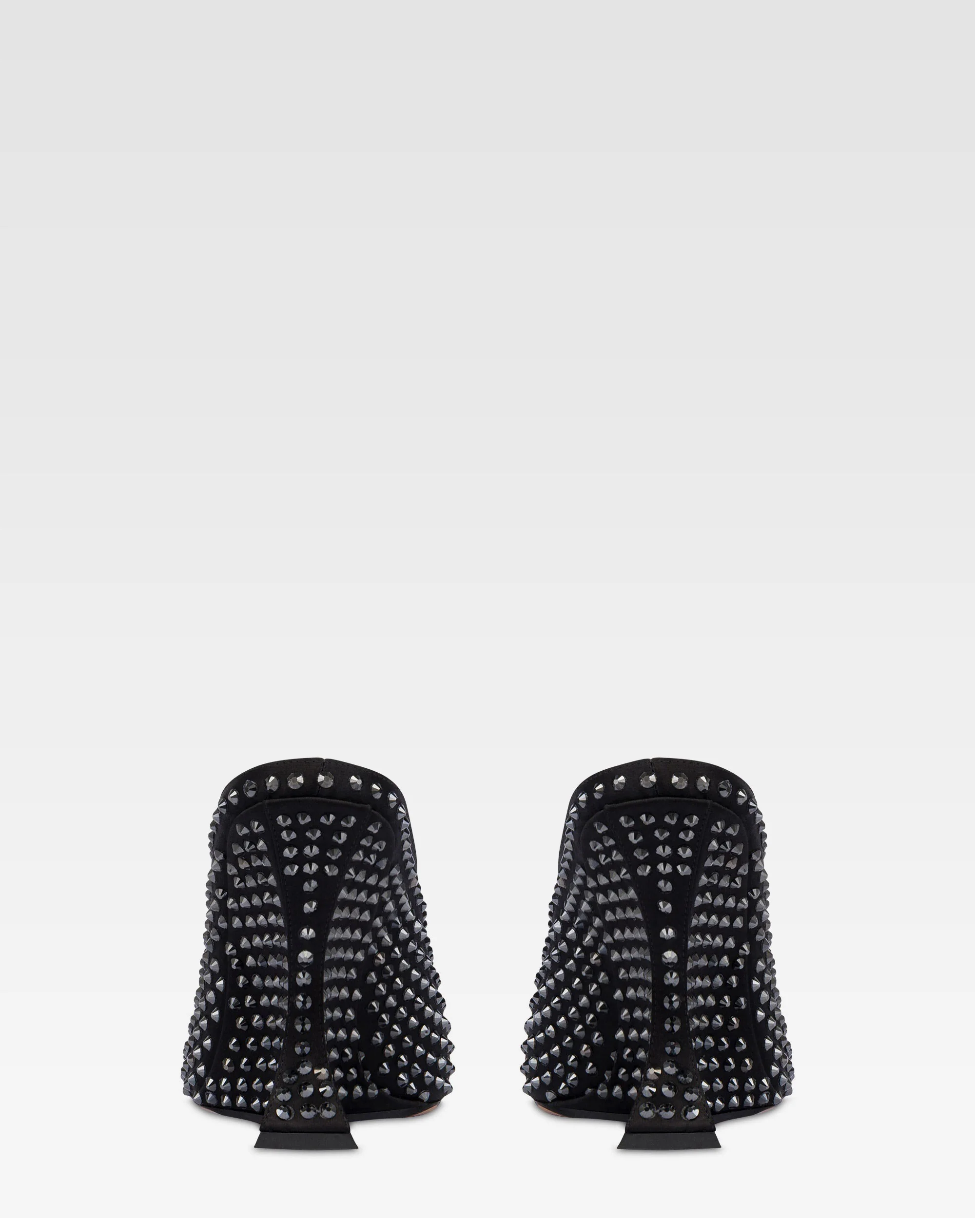 Sabots in black satin with crystals.